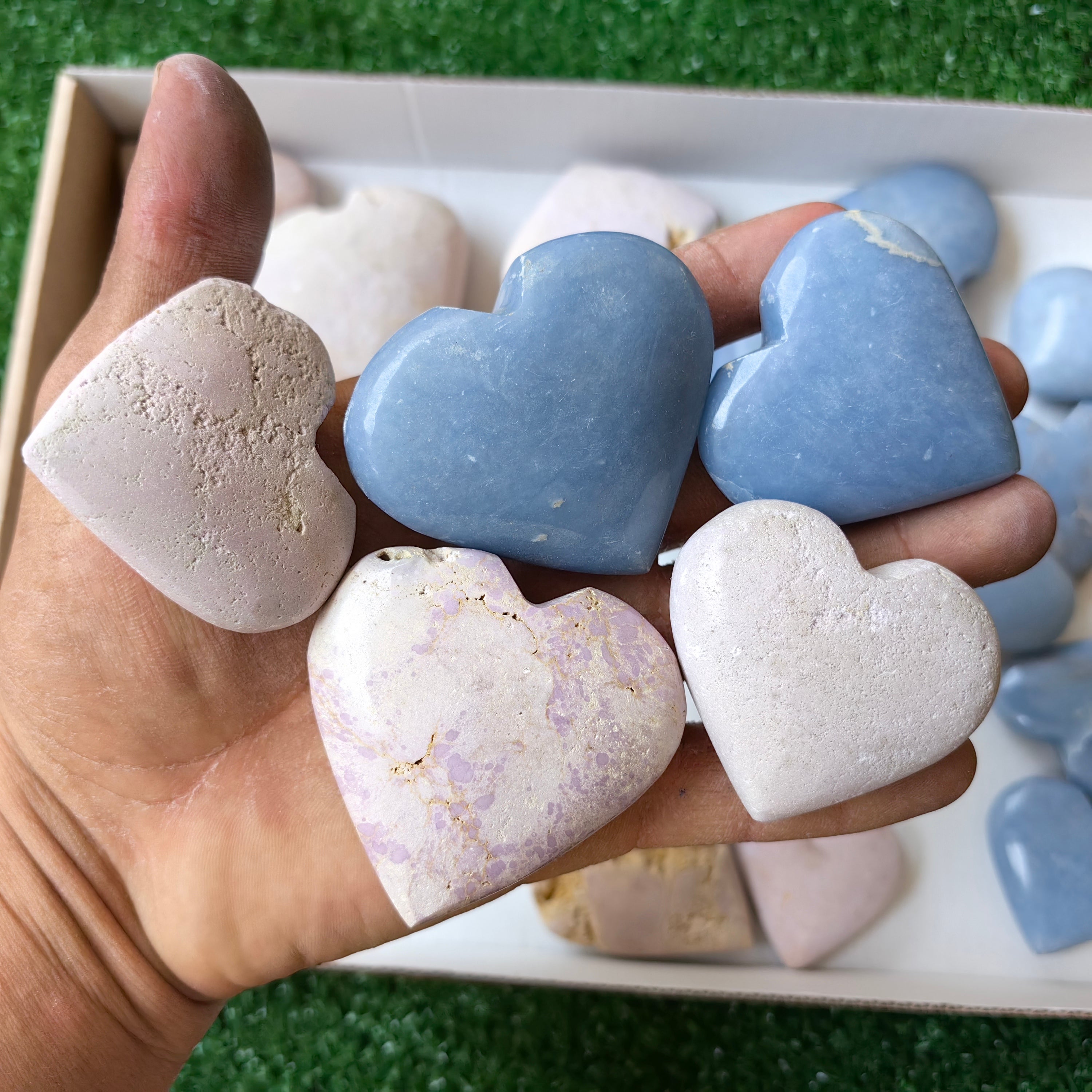 Lot 25 pcs Phosphosiderite / Angelite Heart*