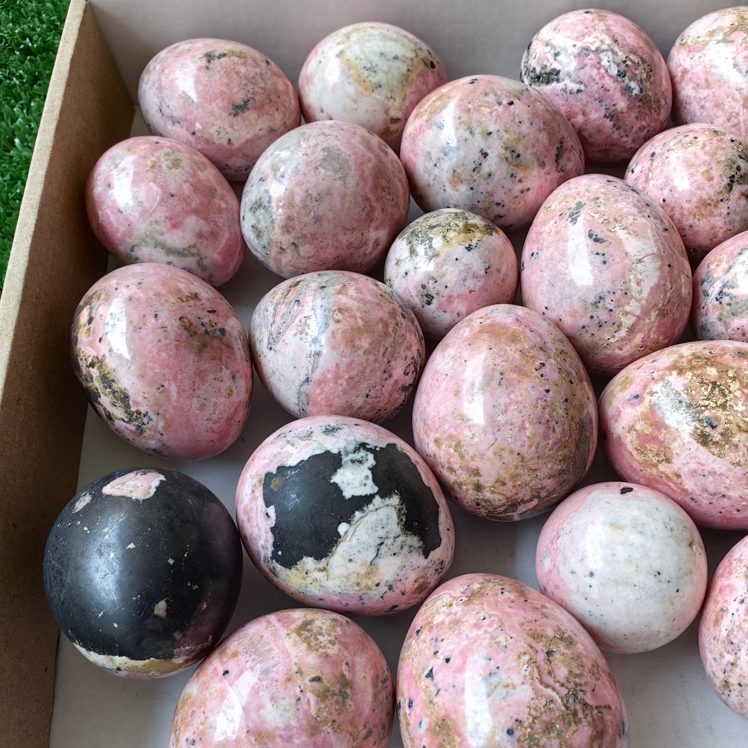 Lot 30 pcs Rhodonite Mixed*