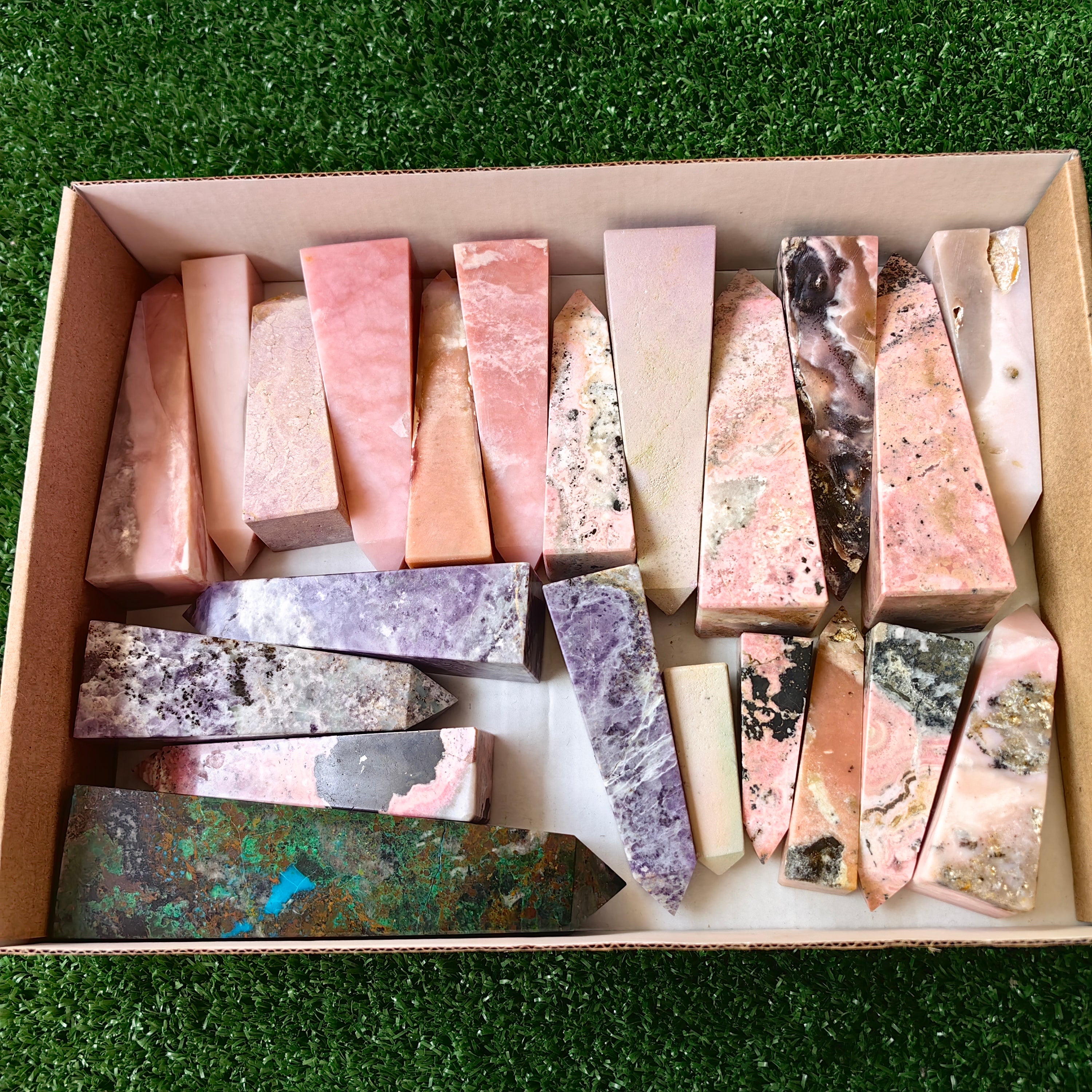 Lot 22 pcs Mixed Stones Tower*