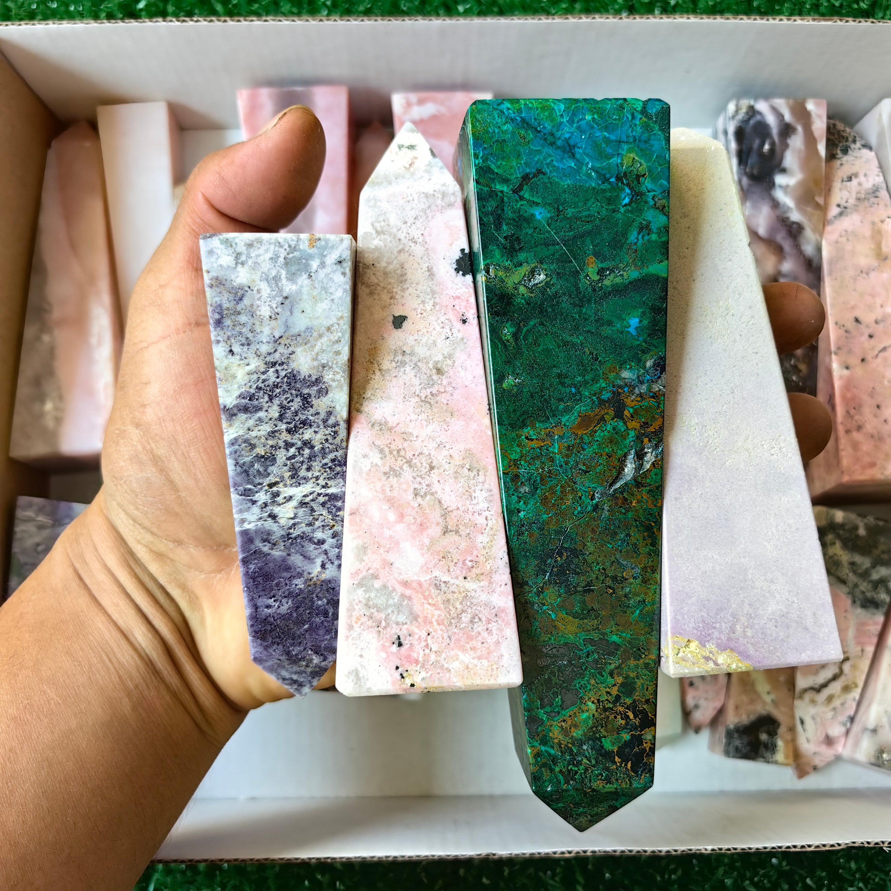 Lot 22 pcs Mixed Stones Tower*