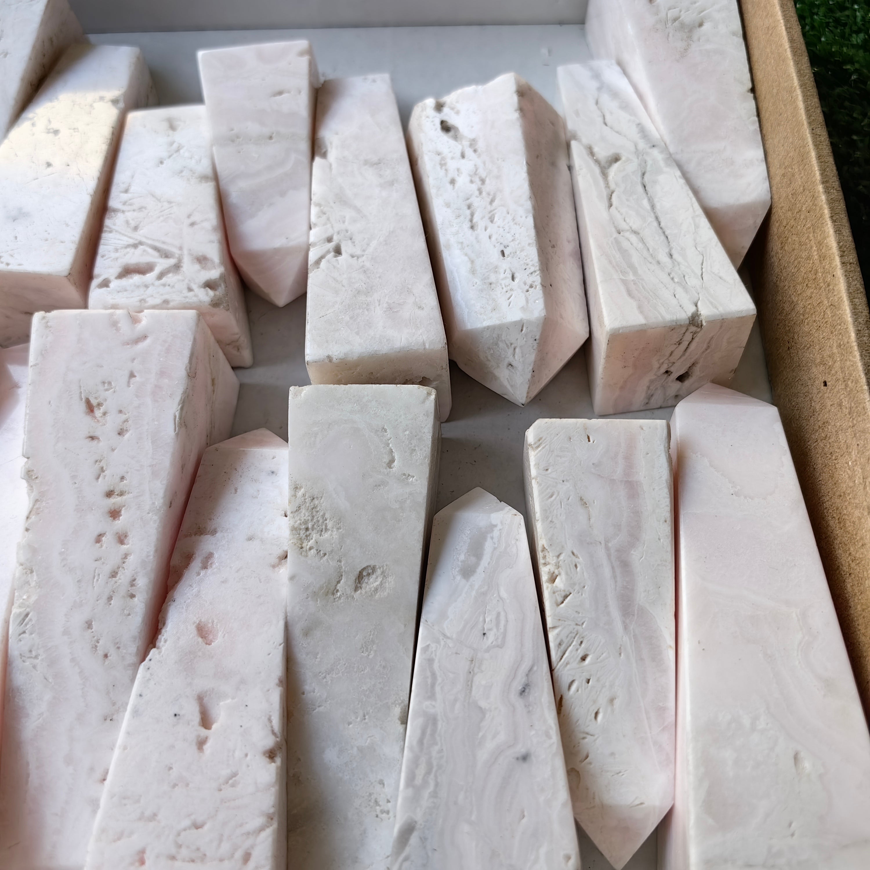 Lot 24 pcs Mangano Calcite Tower*