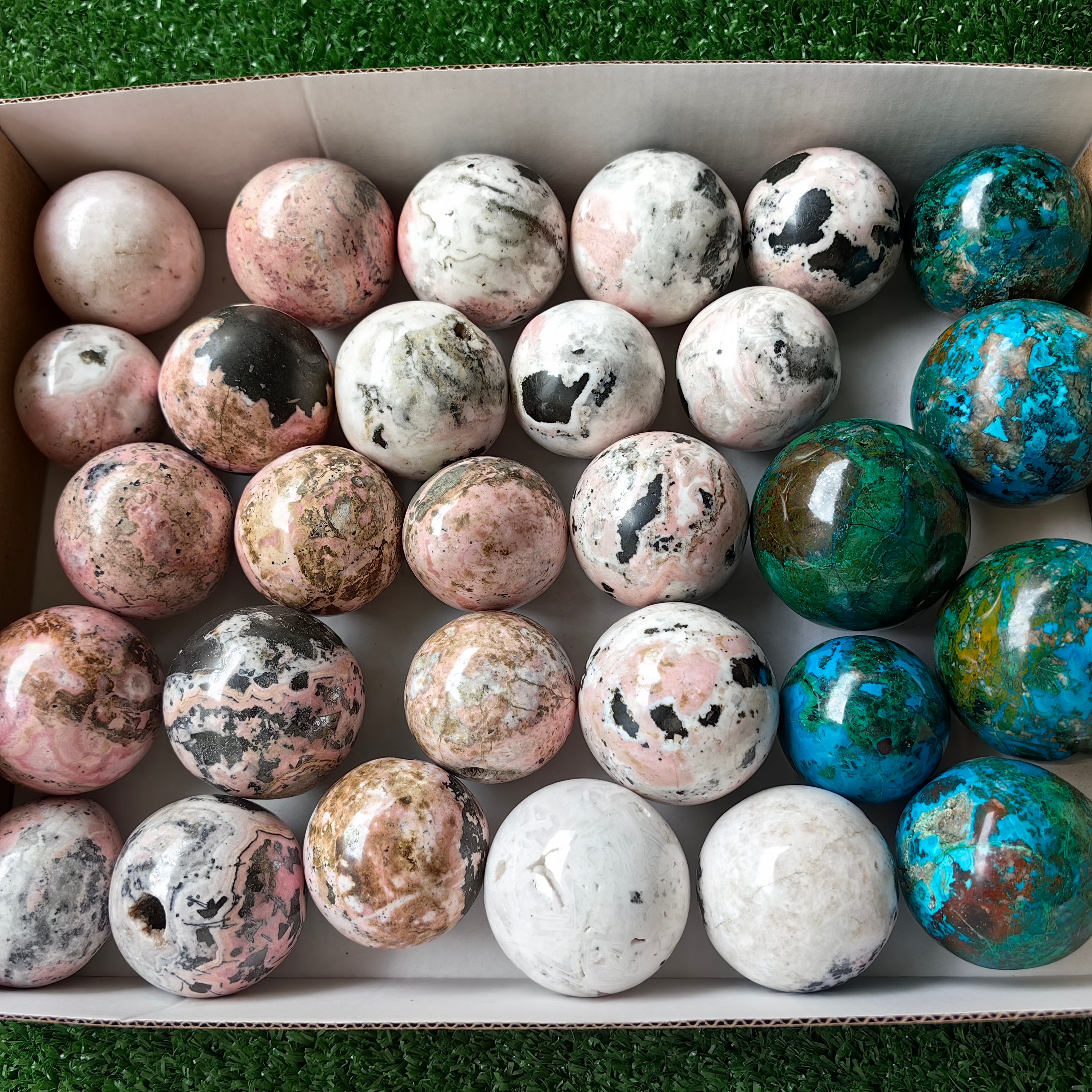 Lot 29 pcs Rhodonite / Chrysocolla sphere