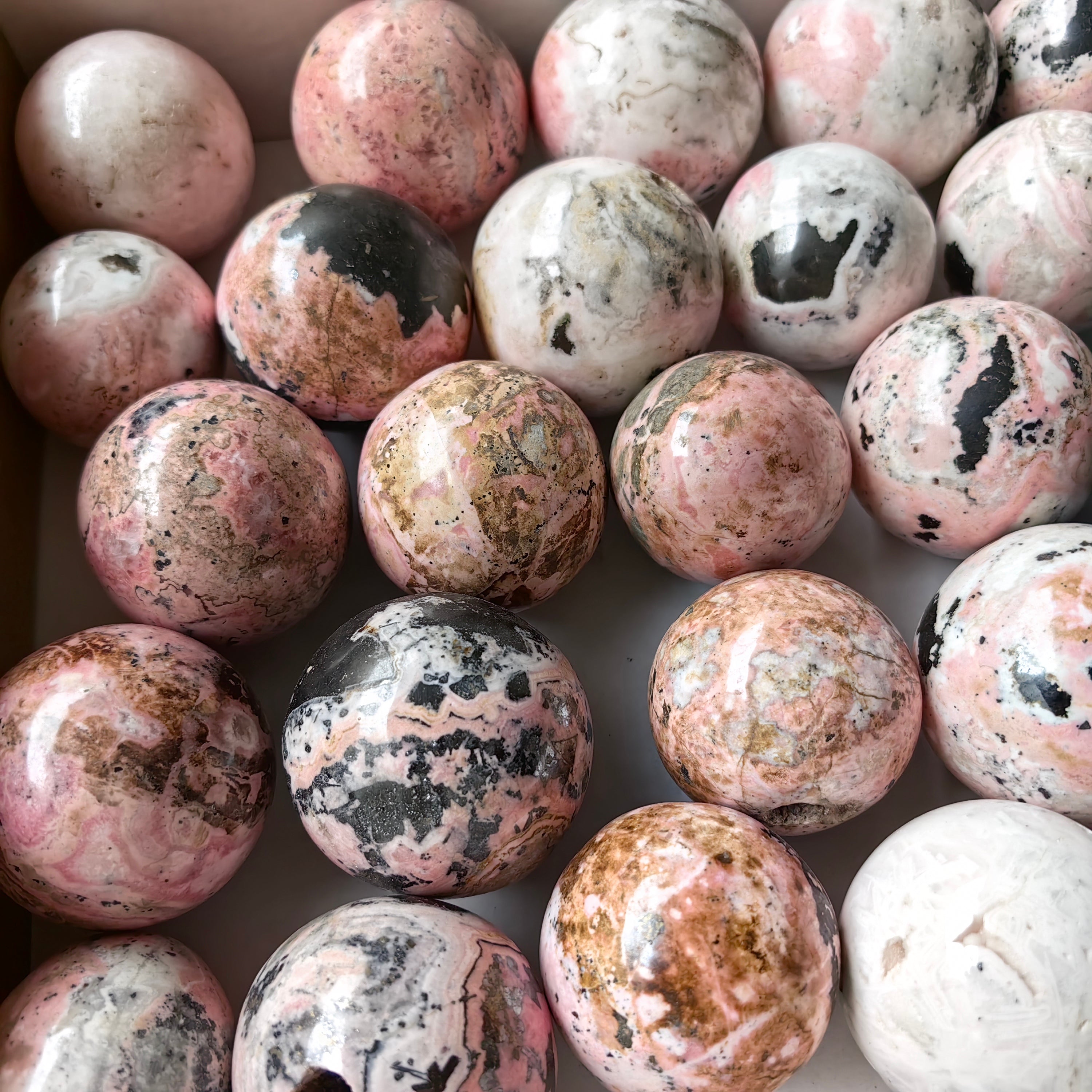 Lot 29 pcs Rhodonite / Chrysocolla sphere