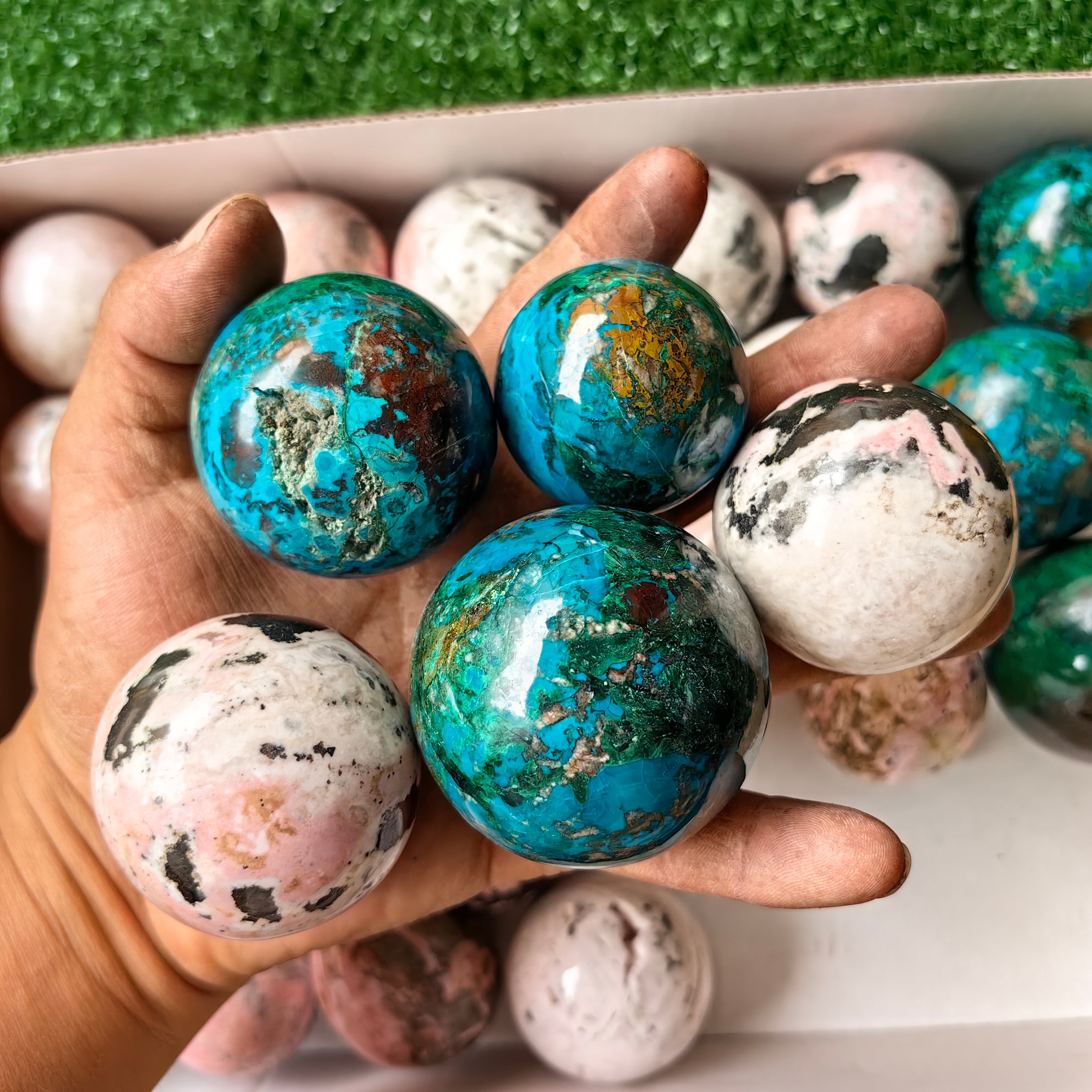 Lot 29 pcs Rhodonite / Chrysocolla sphere