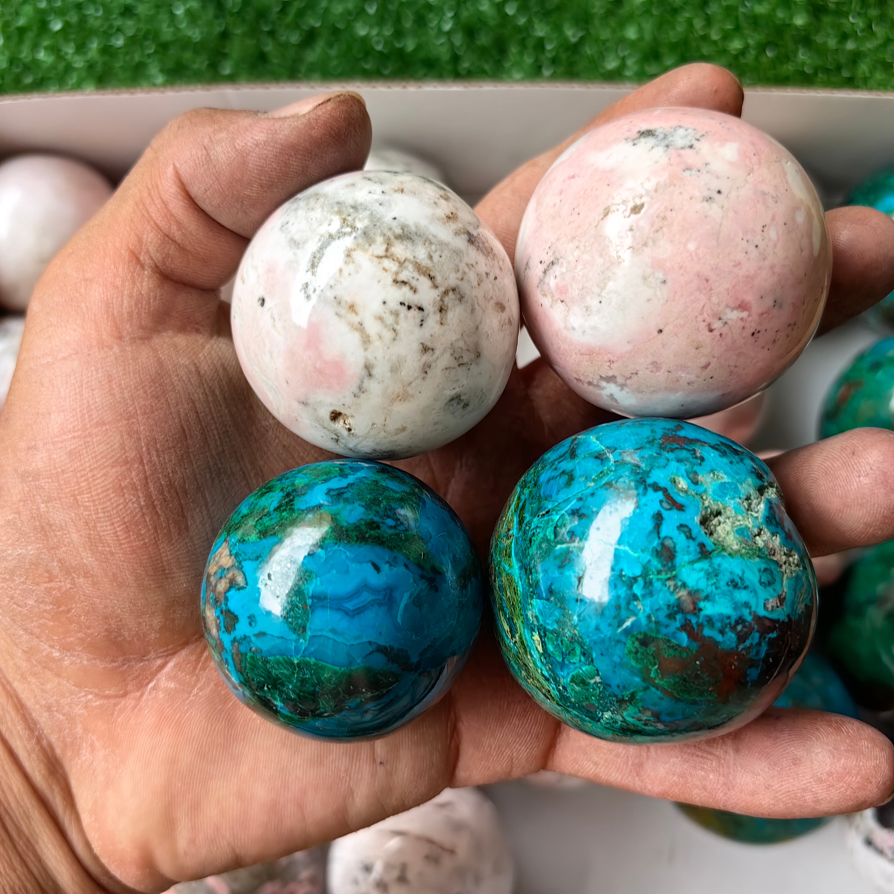 Lot 29 pcs Rhodonite / Chrysocolla sphere