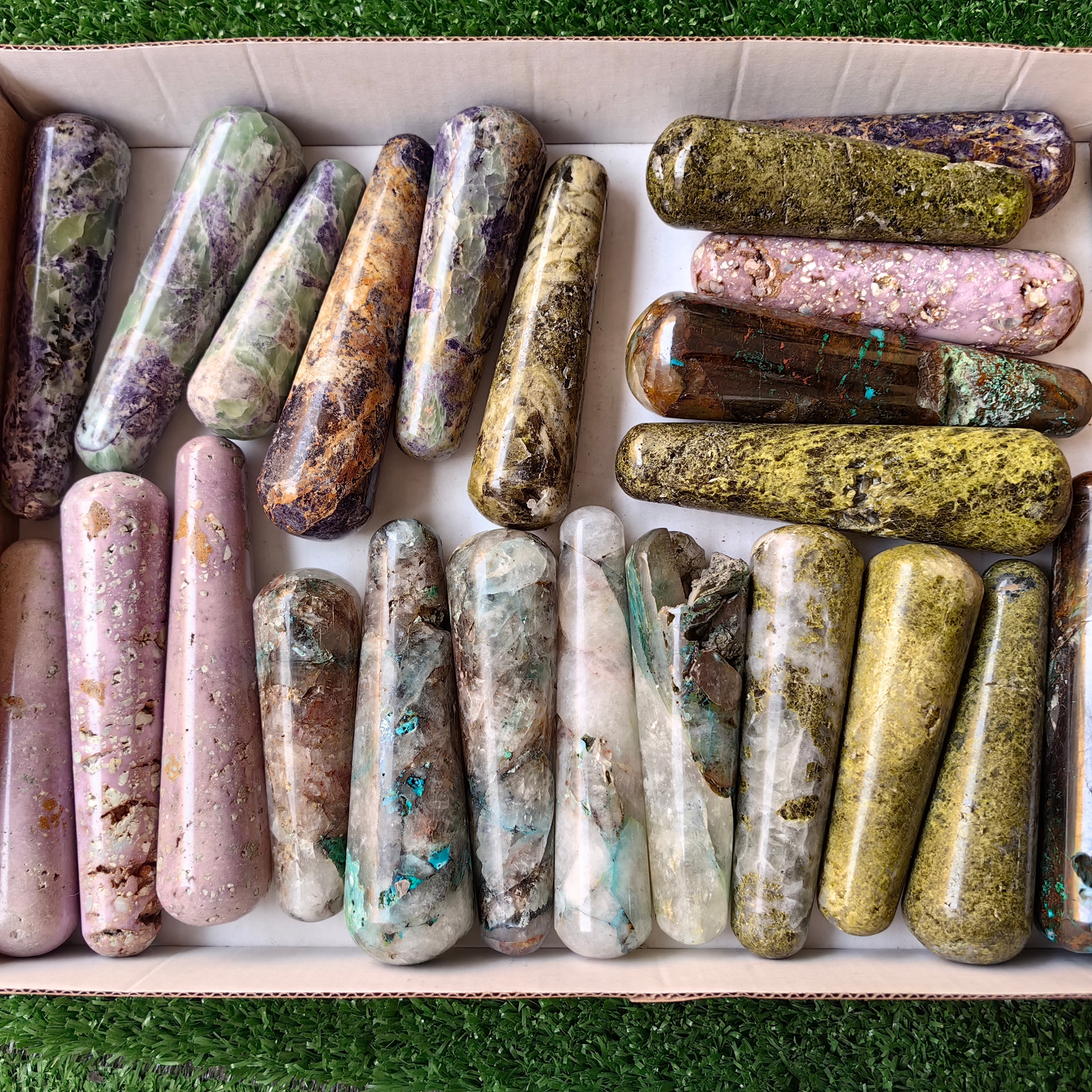 Lot 23 pcs Mixed Stone Wands