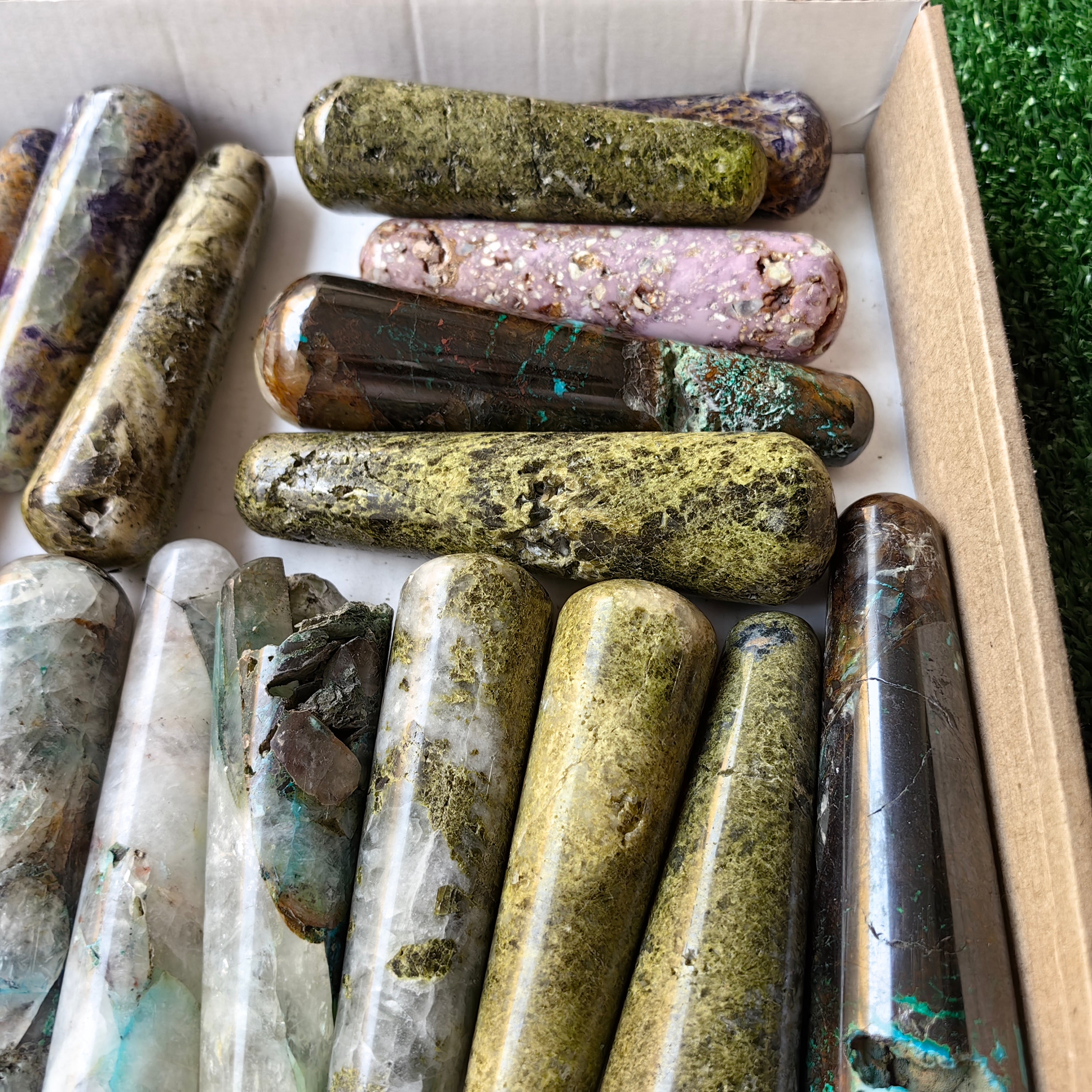 Lot 23 pcs Mixed Stone Wands