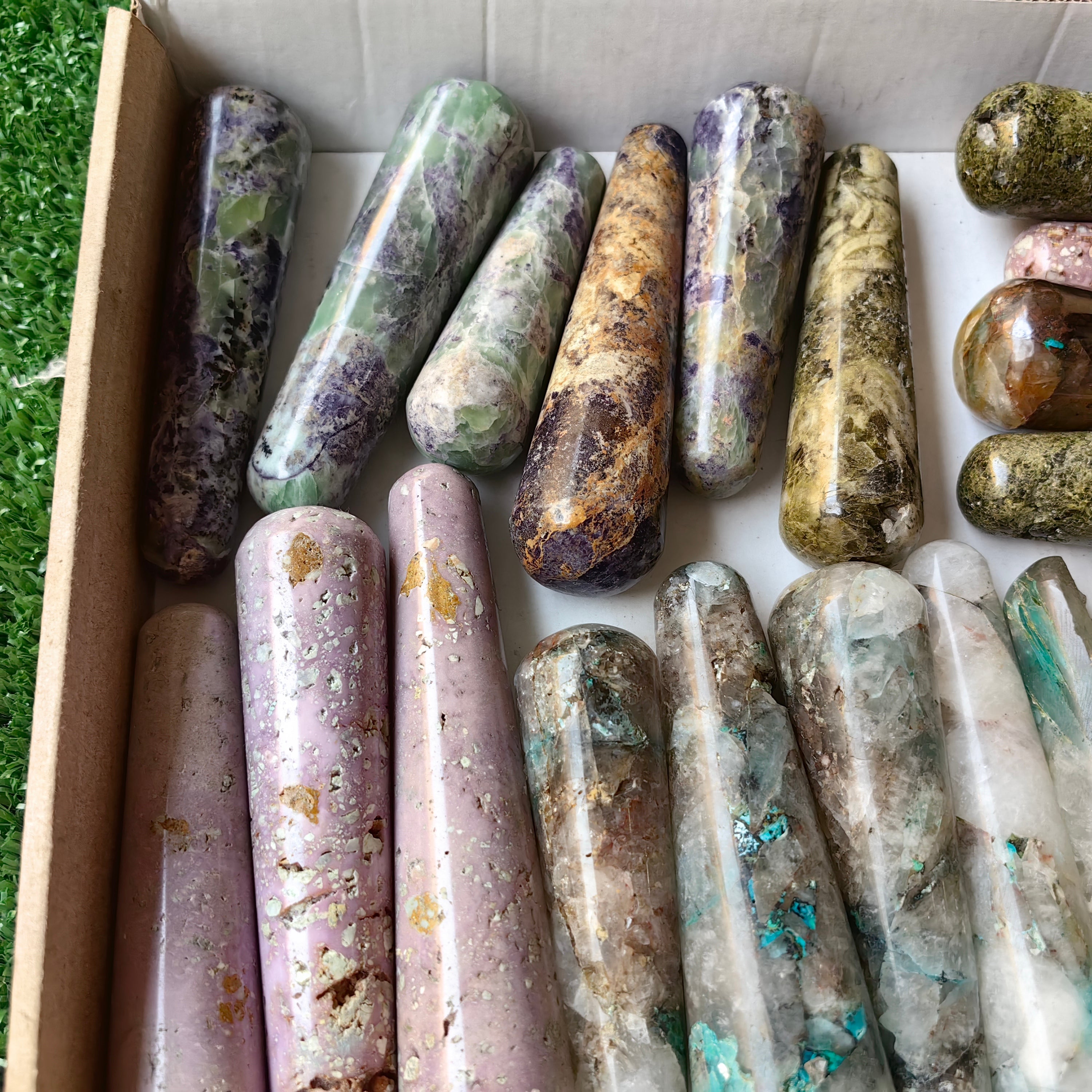 Lot 23 pcs Mixed Stone Wands