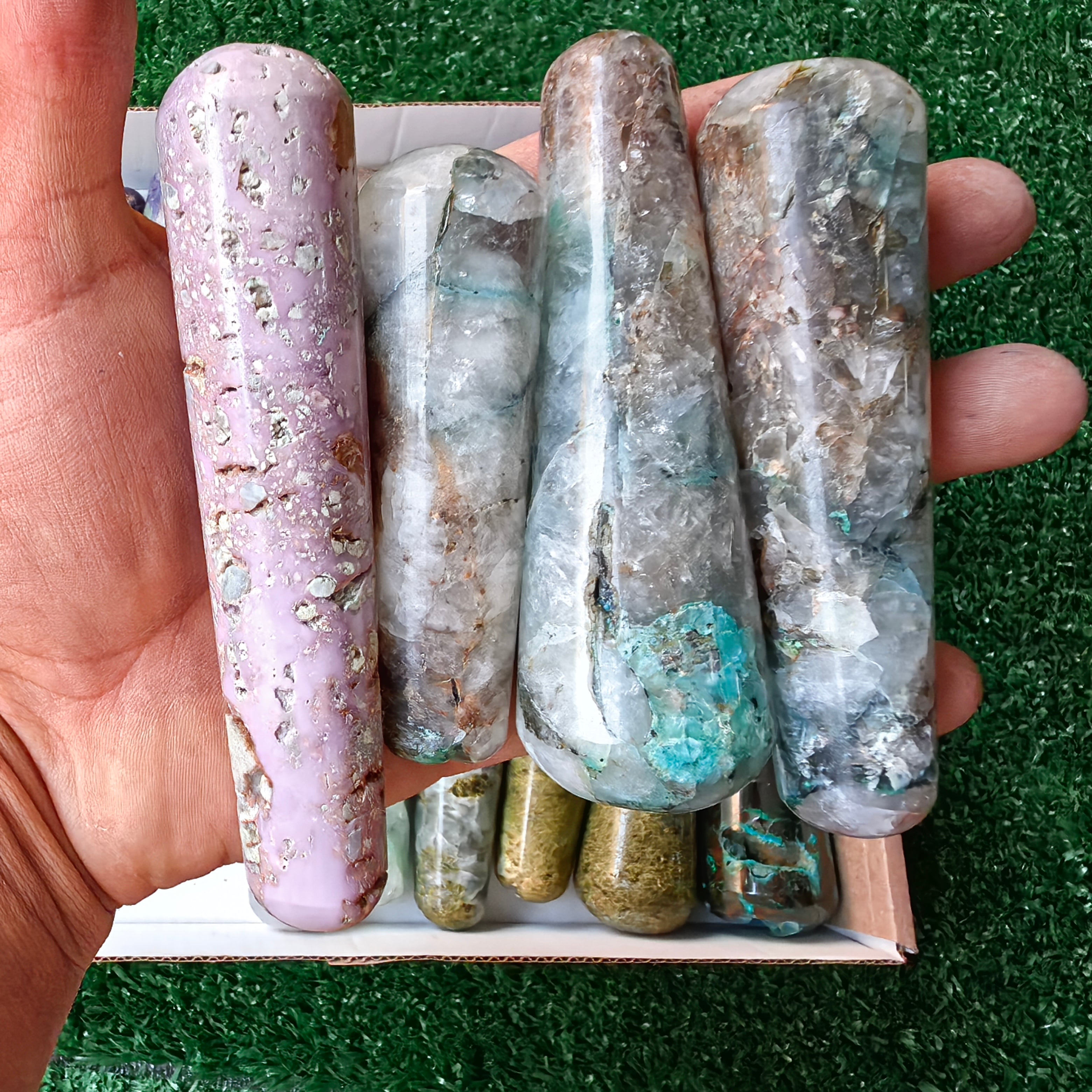 Lot 23 pcs Mixed Stone Wands
