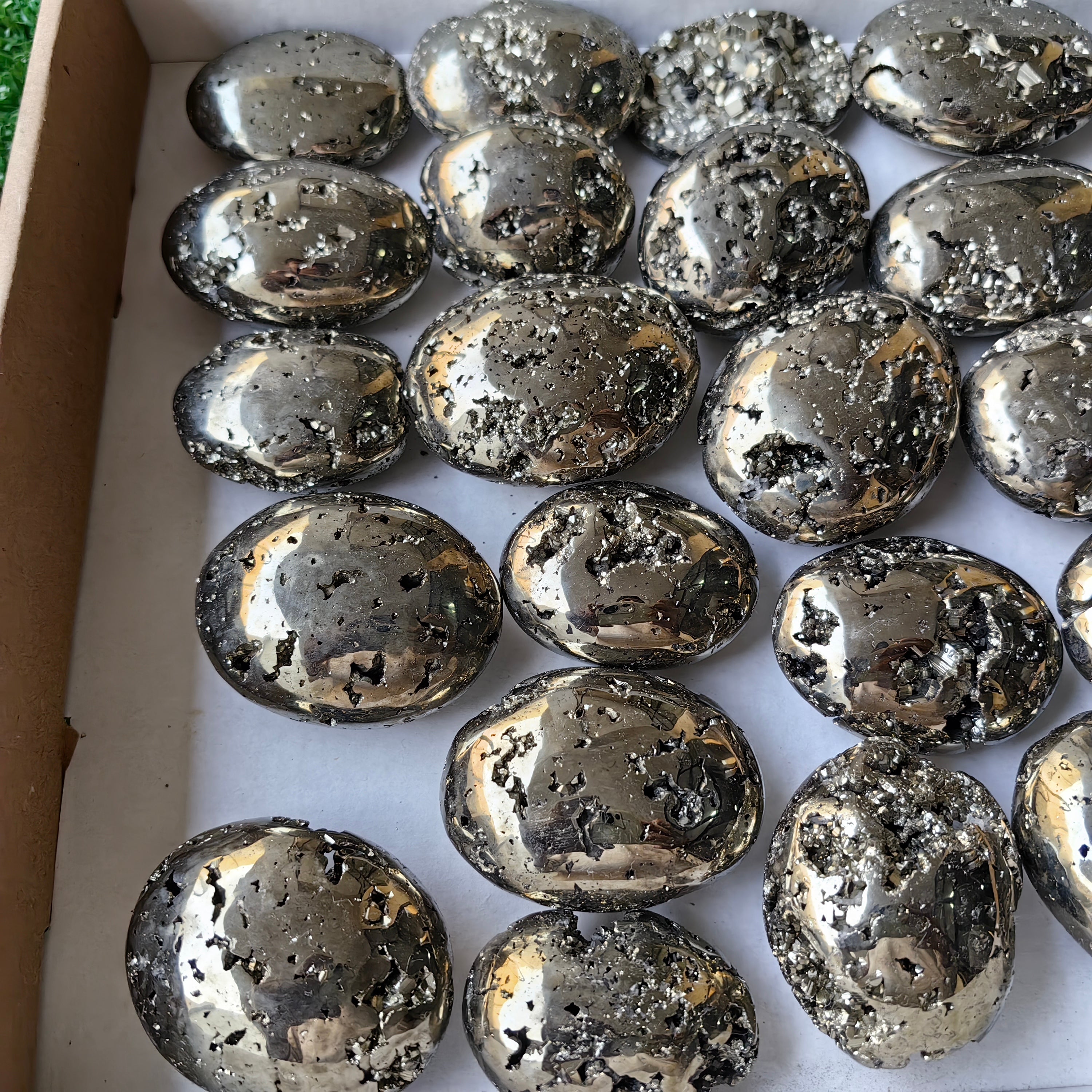 Lot 27 pcs Pyrite Palm