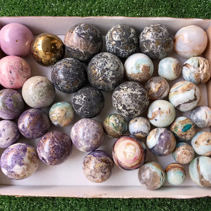Lot 37 pcs Mixed Stone Spheres