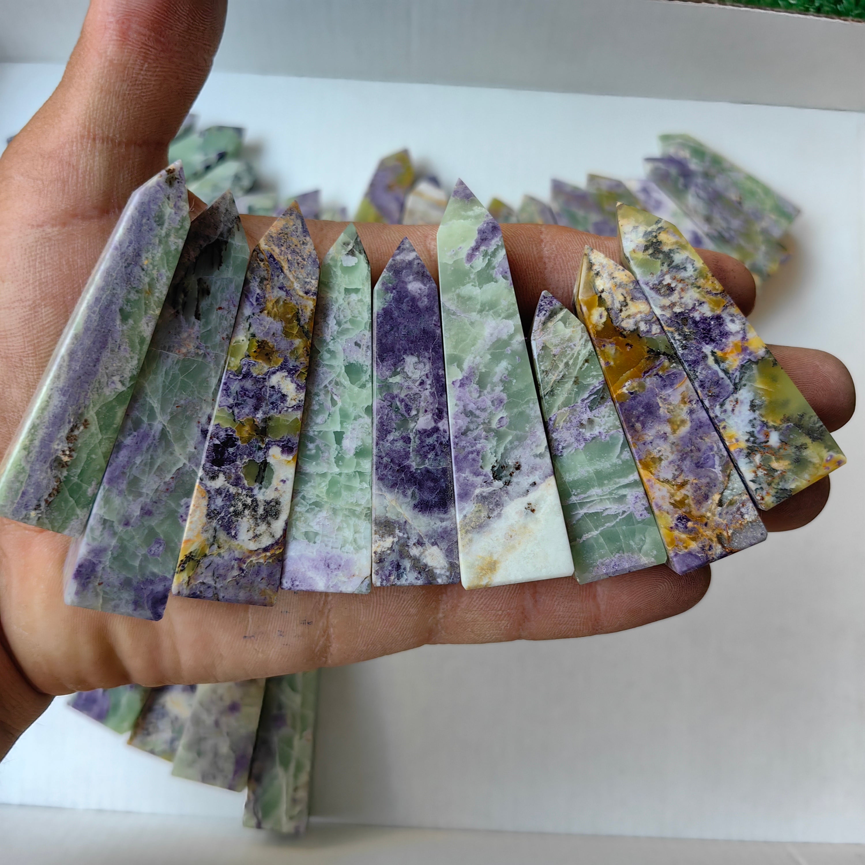 Lot 32 pcs Bolivianite Tower