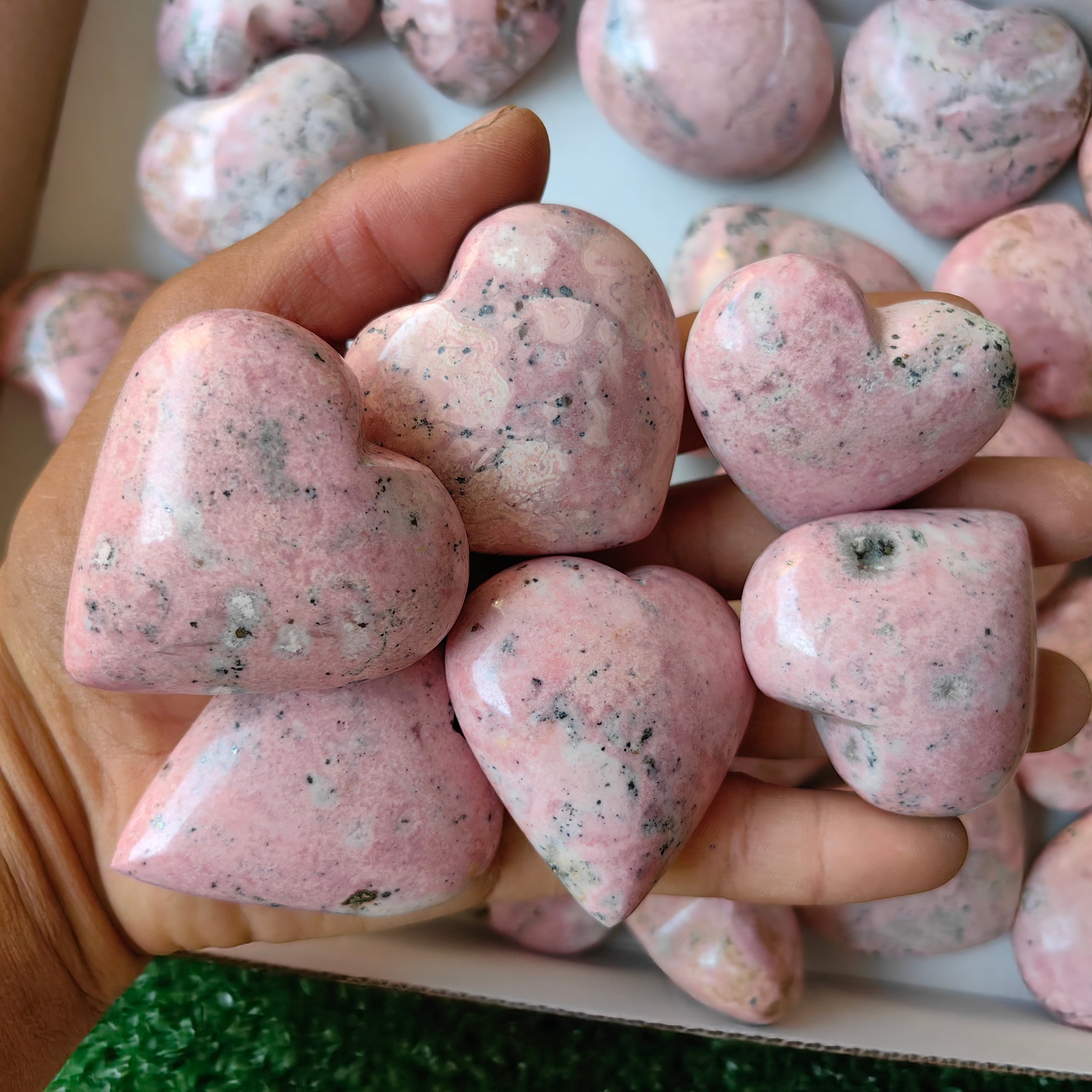 Lot 28 pcs Rhodonite Heart