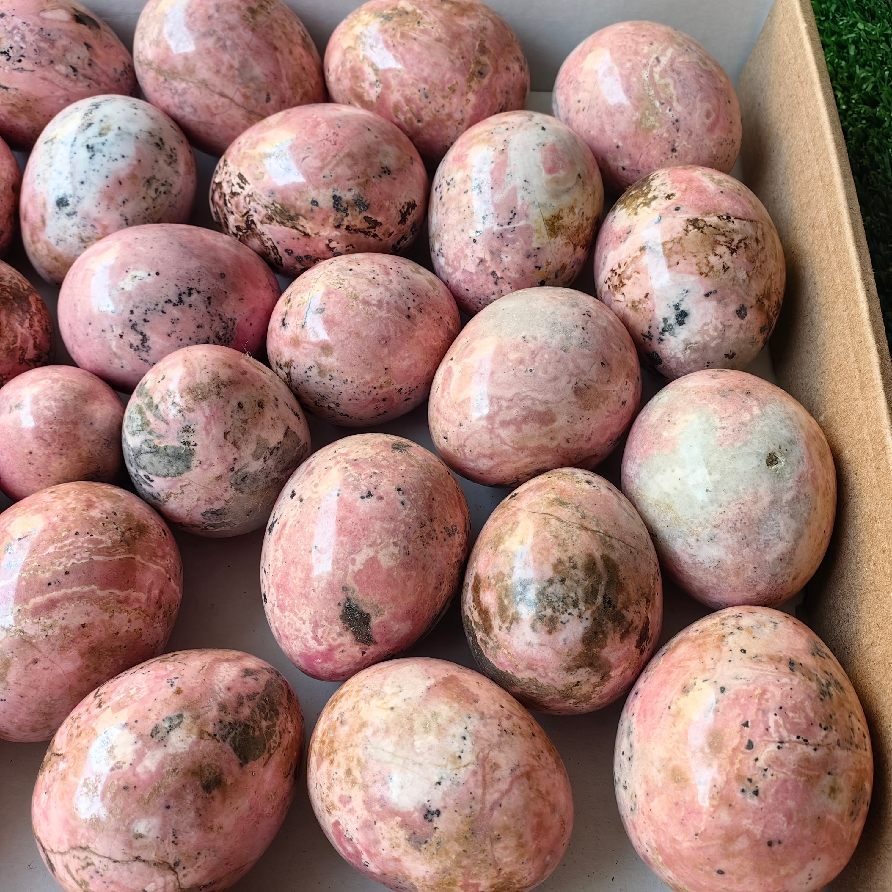 Lot 32 pcs Rhodonite Egg