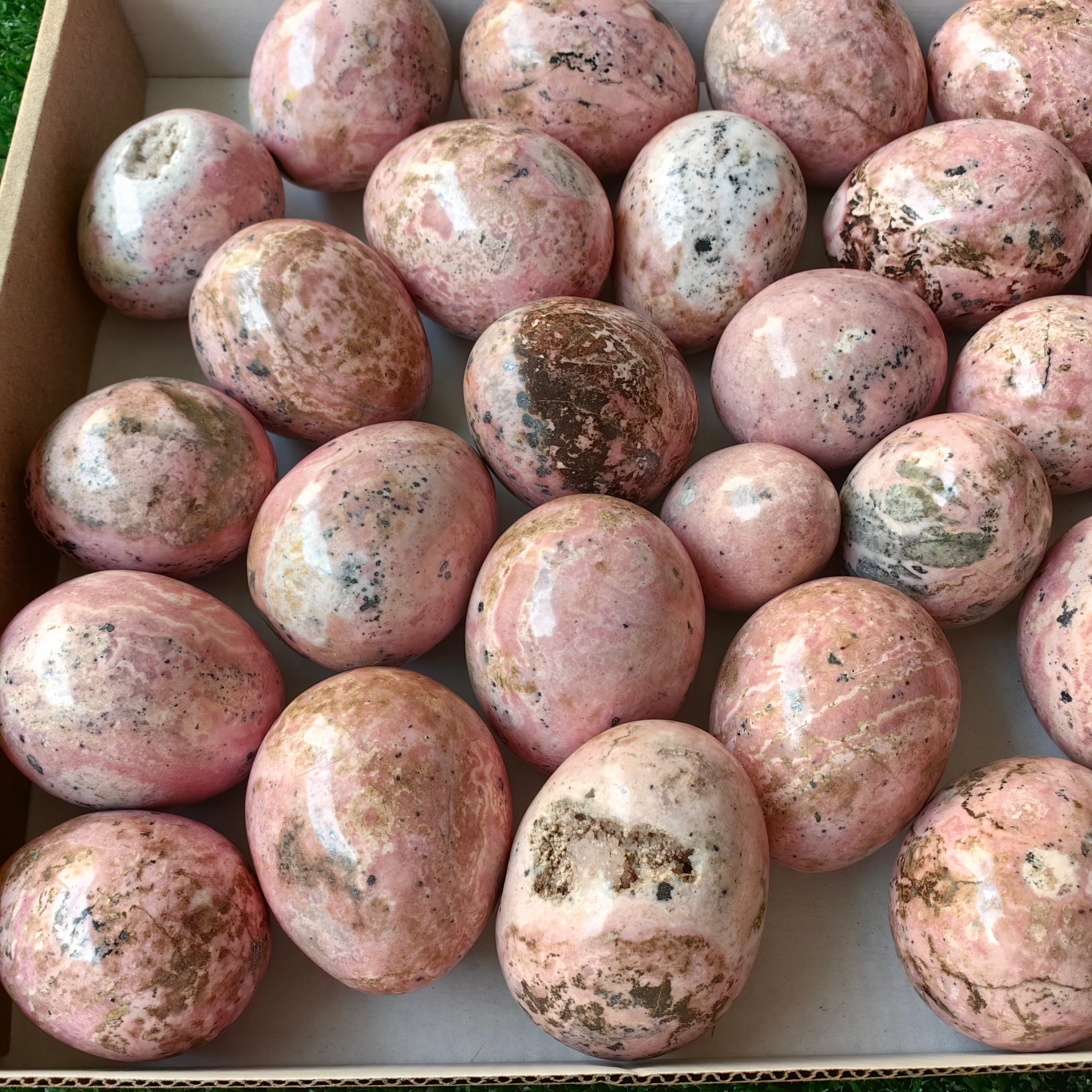 Lot 32 pcs Rhodonite Egg