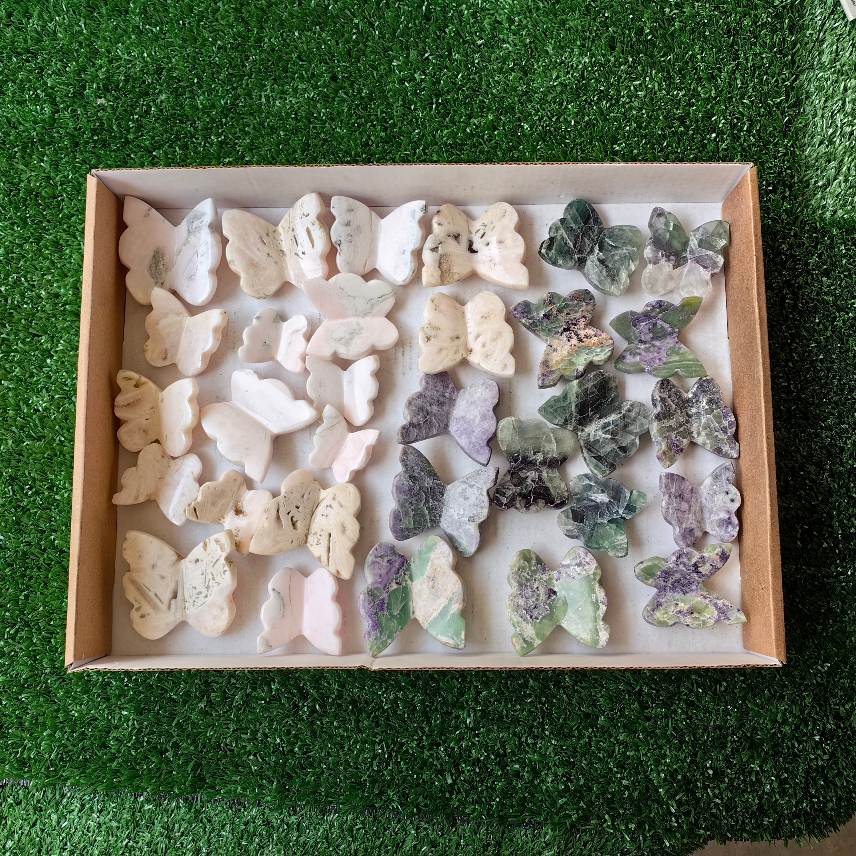 31 pcs Mixed Stones Butterfly