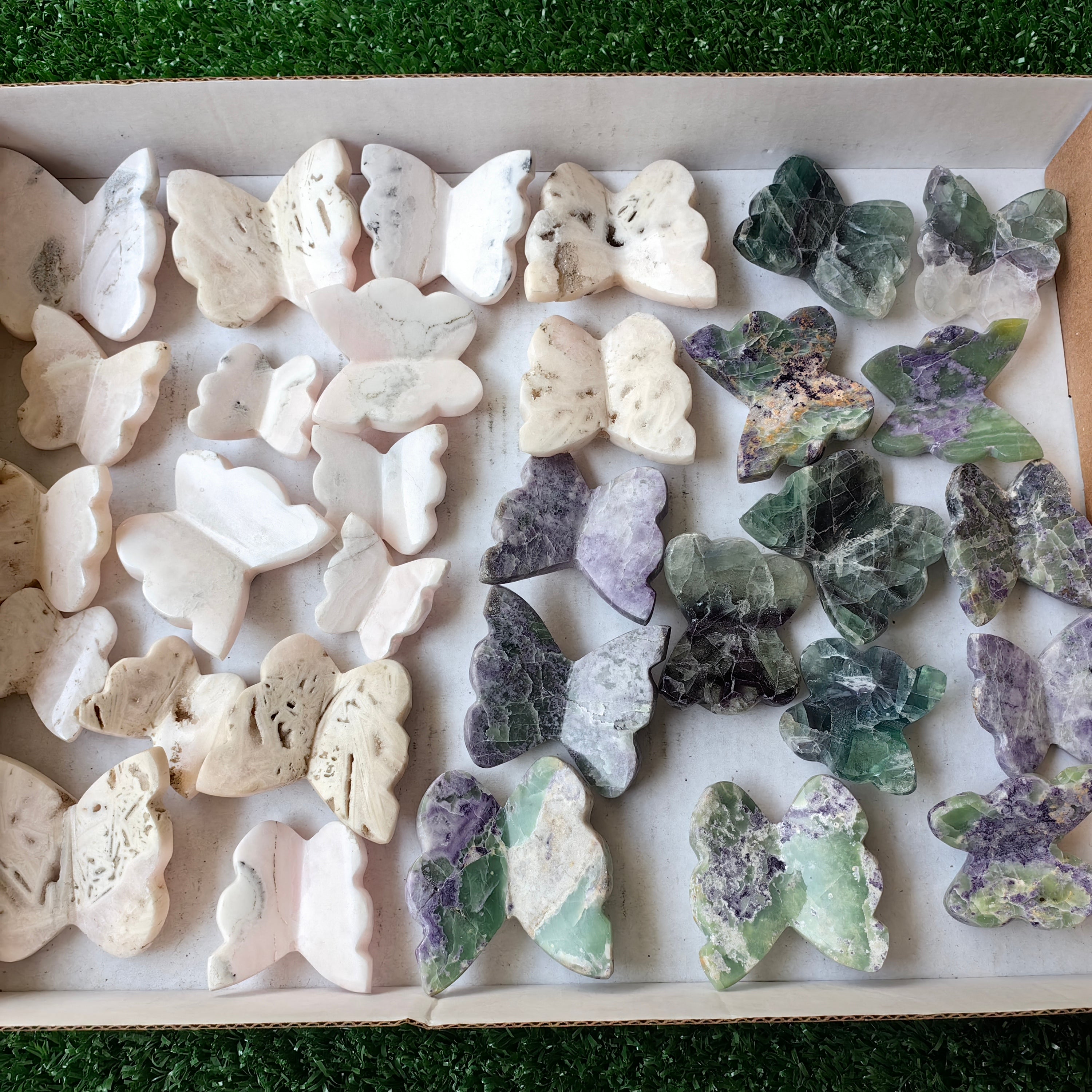 31 pcs Mixed Stones Butterfly