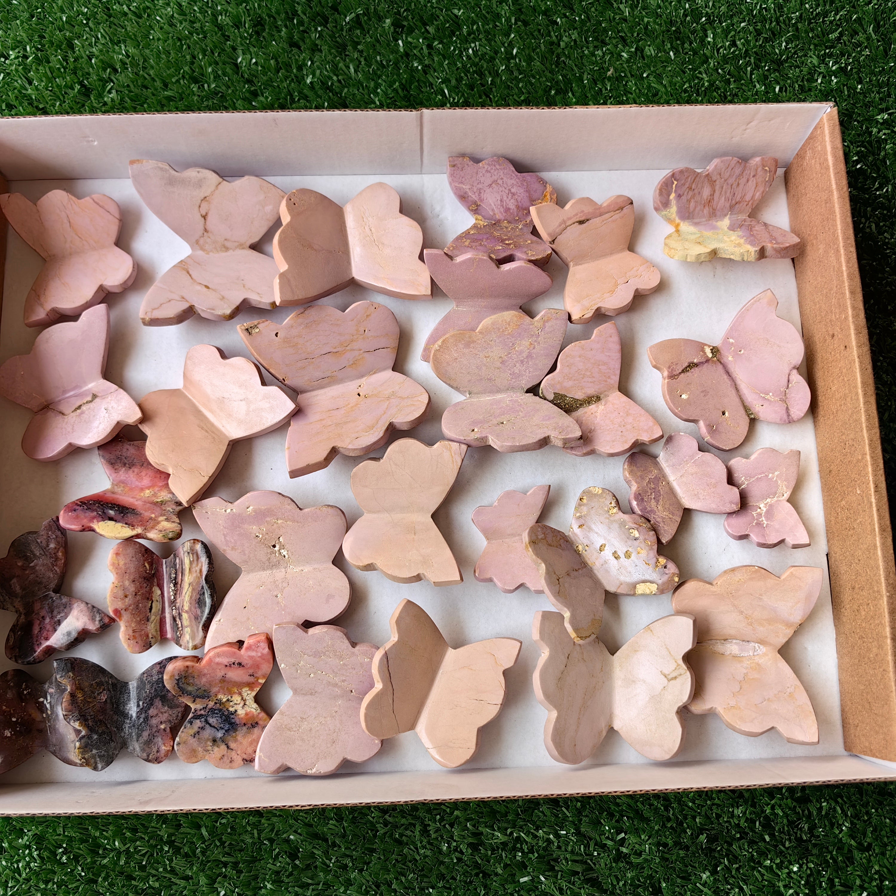 29 pcs Phosphosiderite / Pink Opal Butterfly