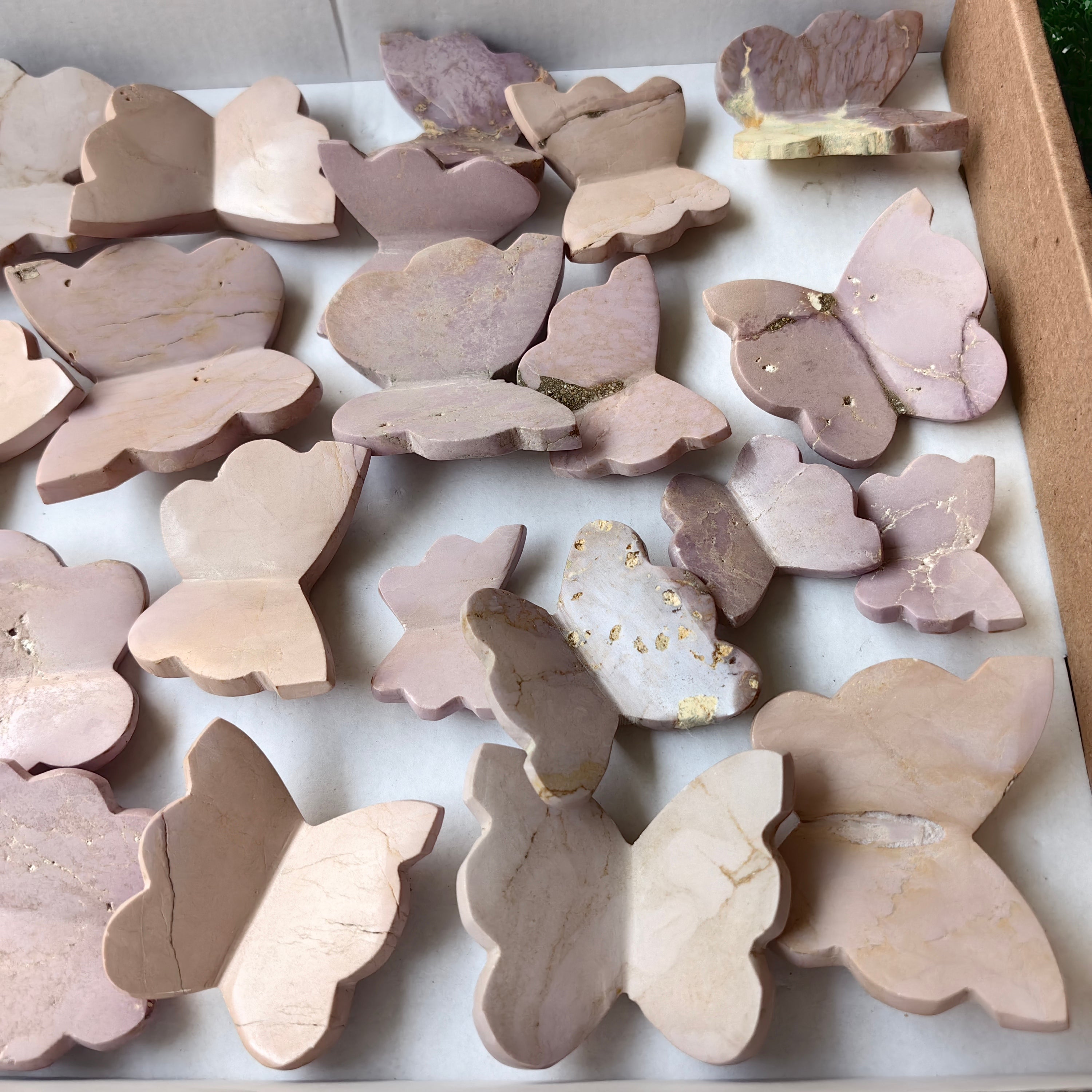 29 pcs Phosphosiderite / Pink Opal Butterfly