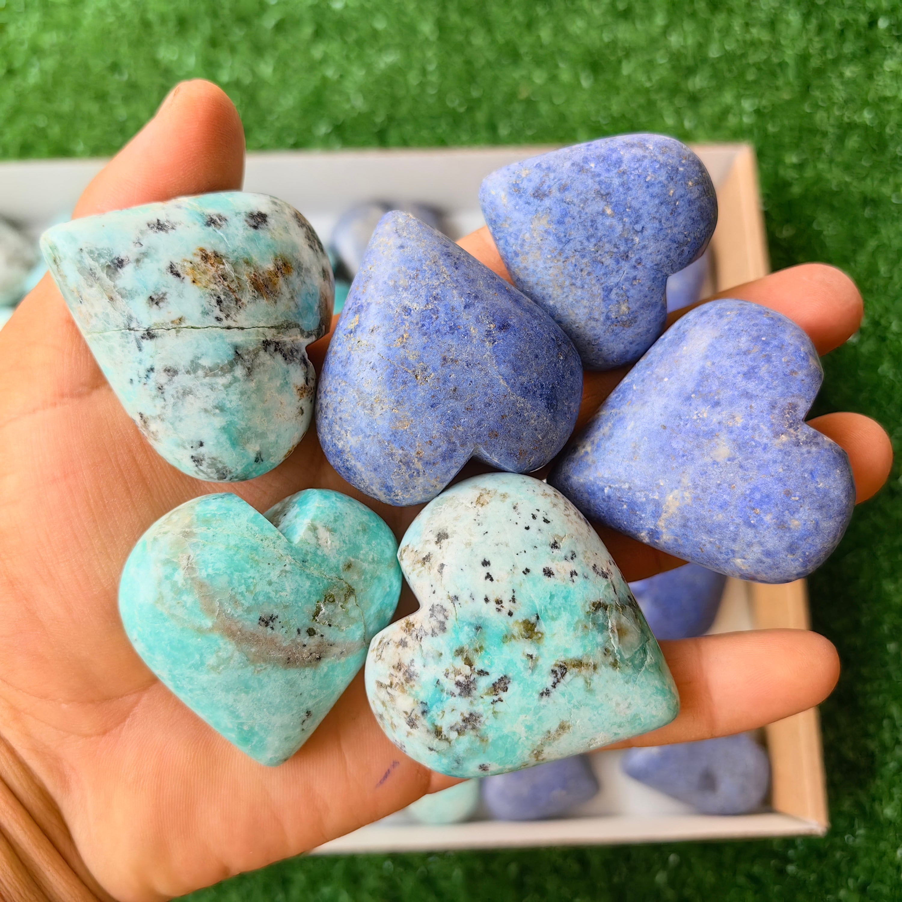 36 pcs Chrysoprase / Dumortierite Heart