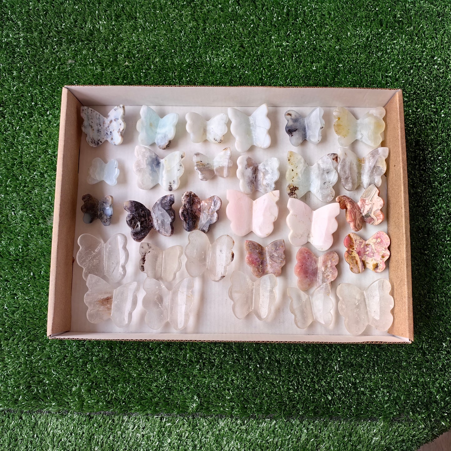29 pcs butterfly mixted stones