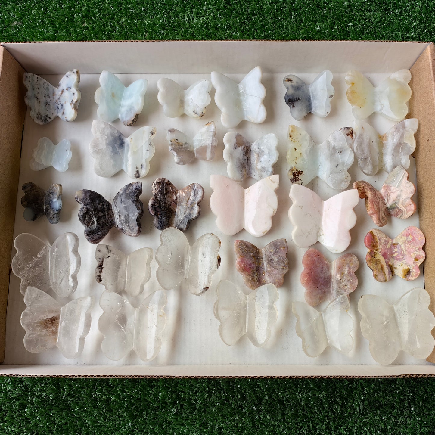 29 pcs butterfly mixted stones