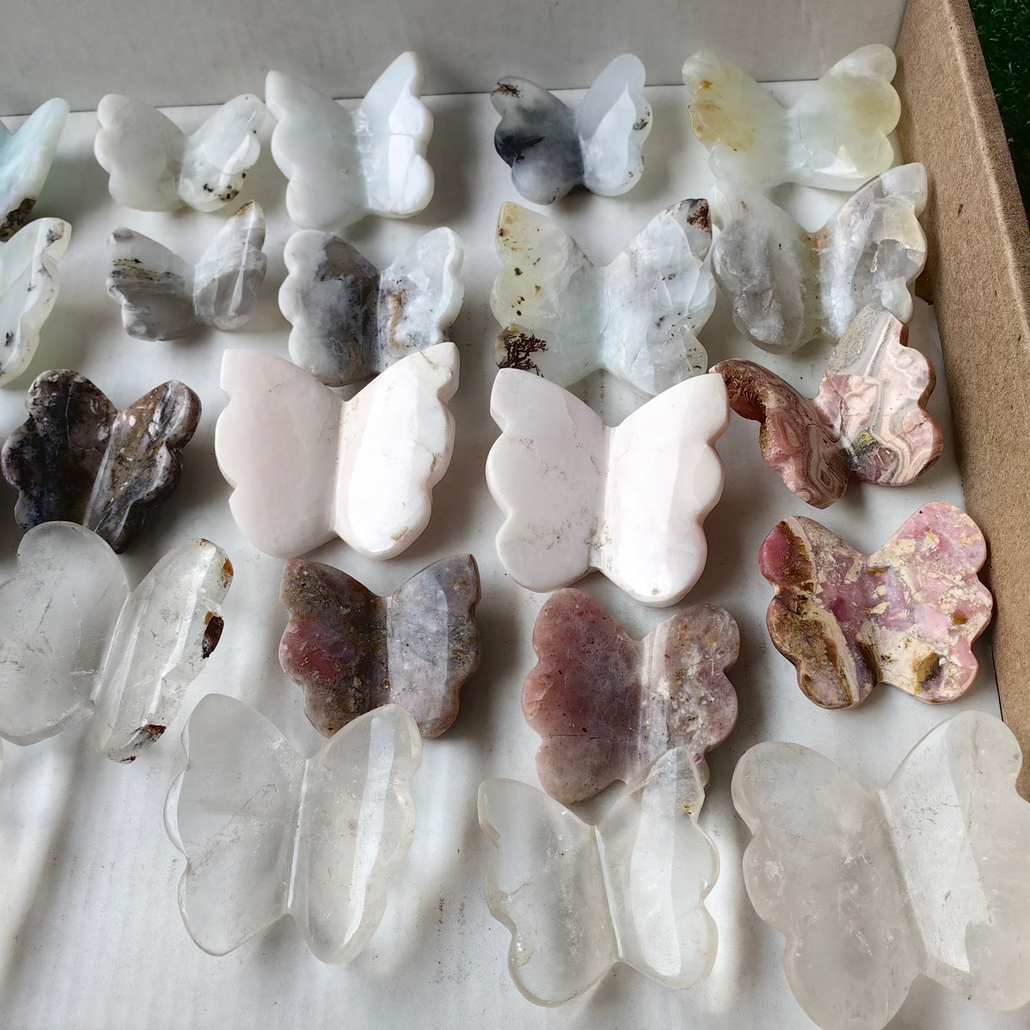 29 pcs butterfly mixted stones