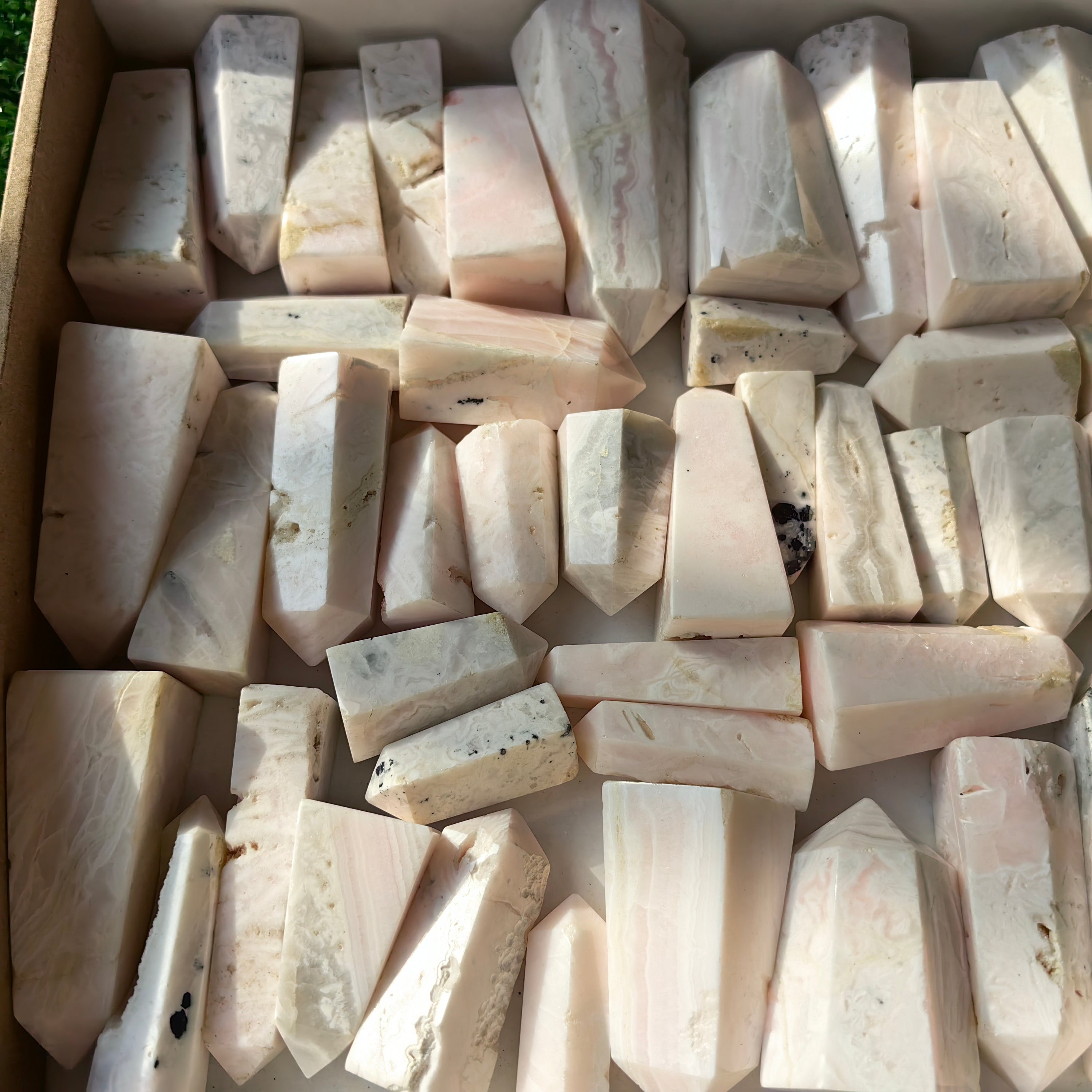 54 pc mangano calcite towers