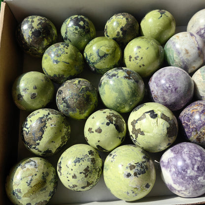 27 pc bolivianite & serpentine spheres