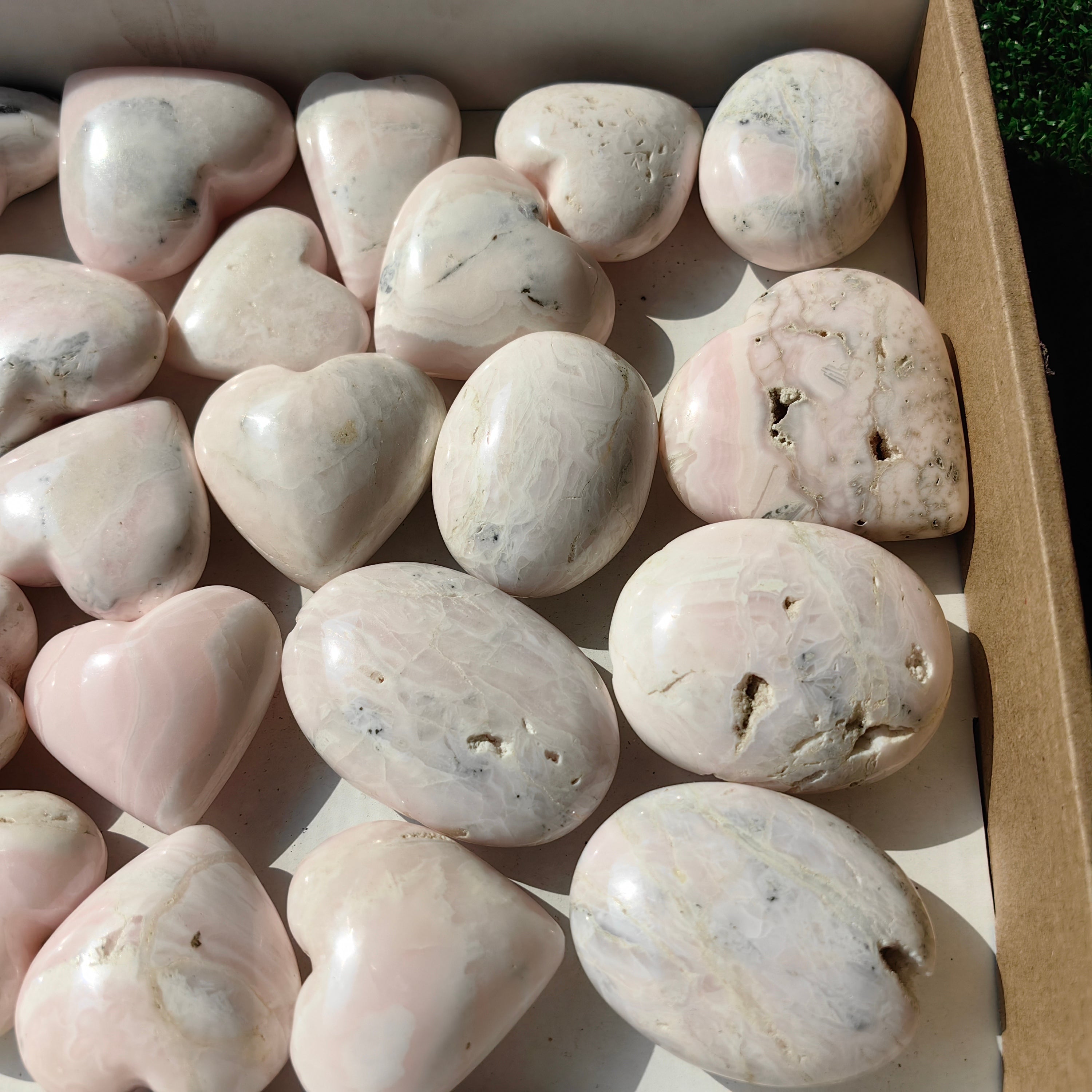 28 pc mangano calcite heart & palms
