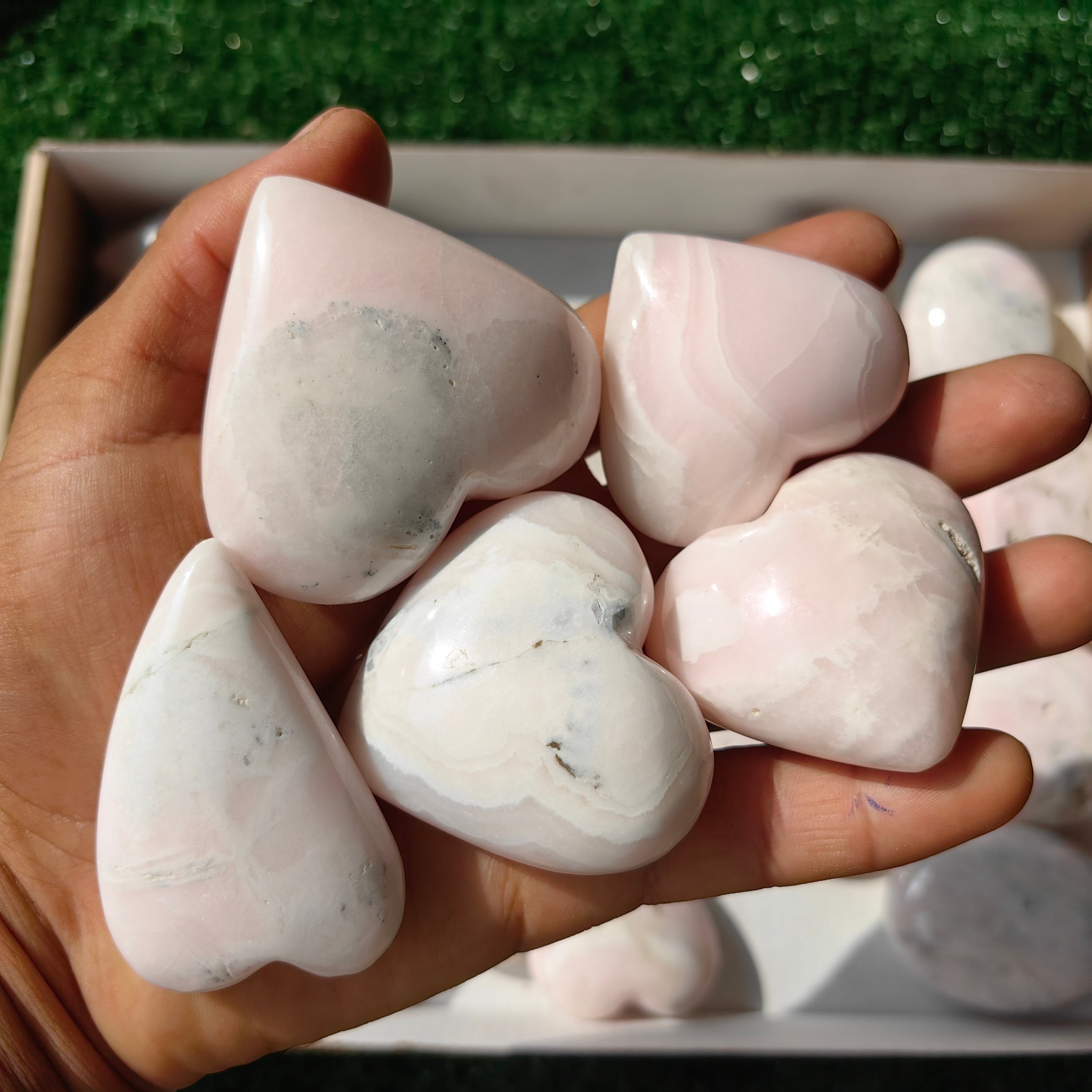 28 pc mangano calcite heart & palms