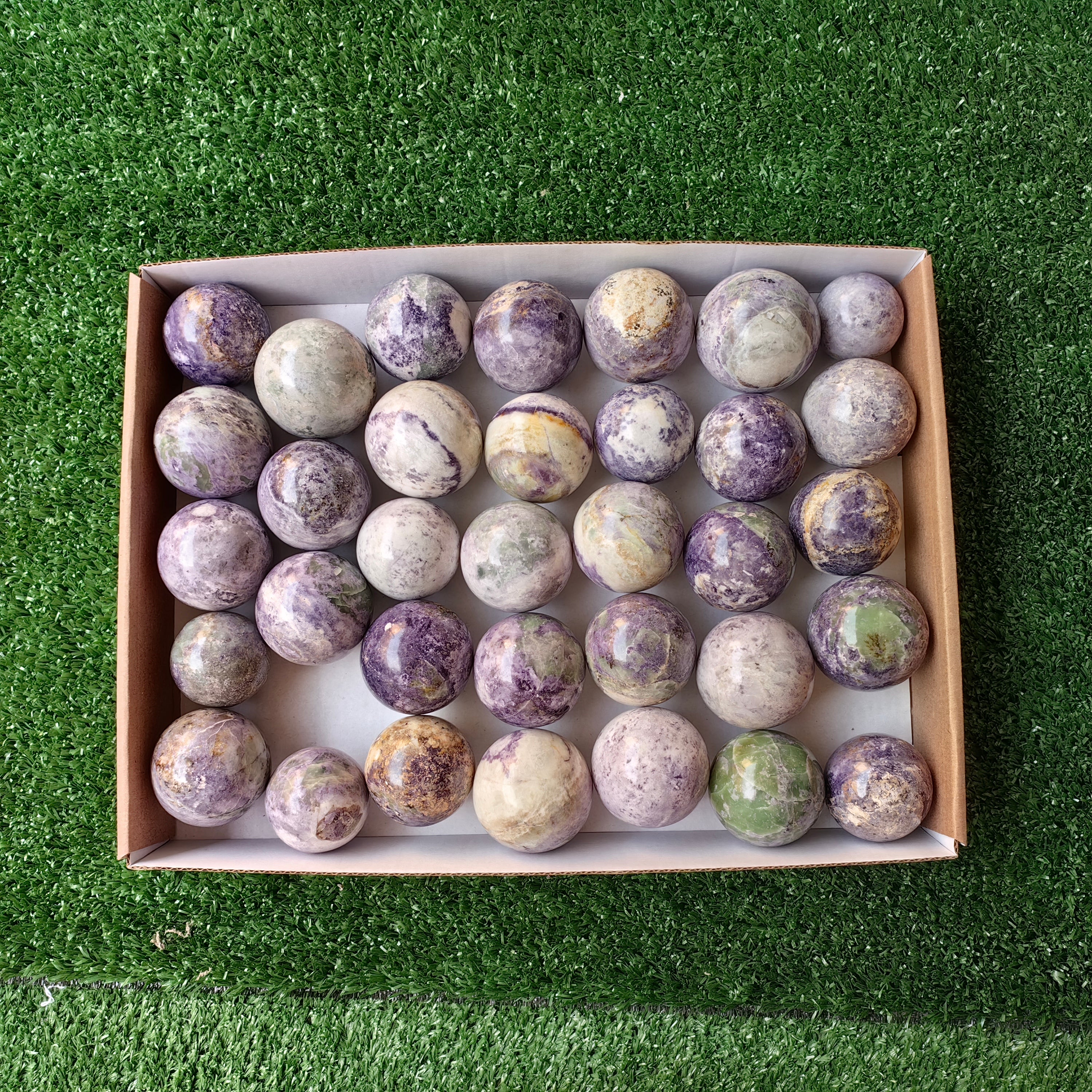 34 bolivianite spheres