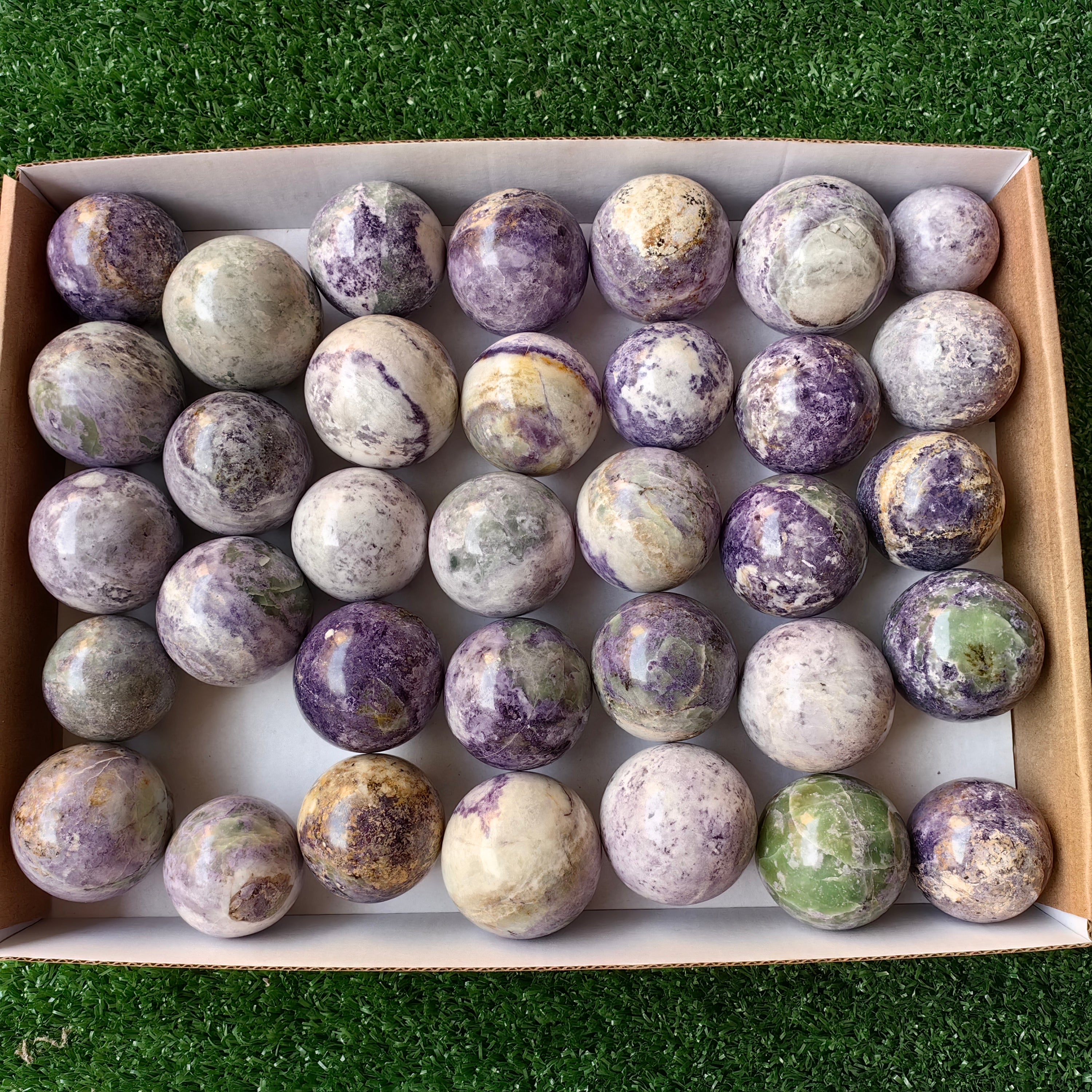 34 bolivianite spheres
