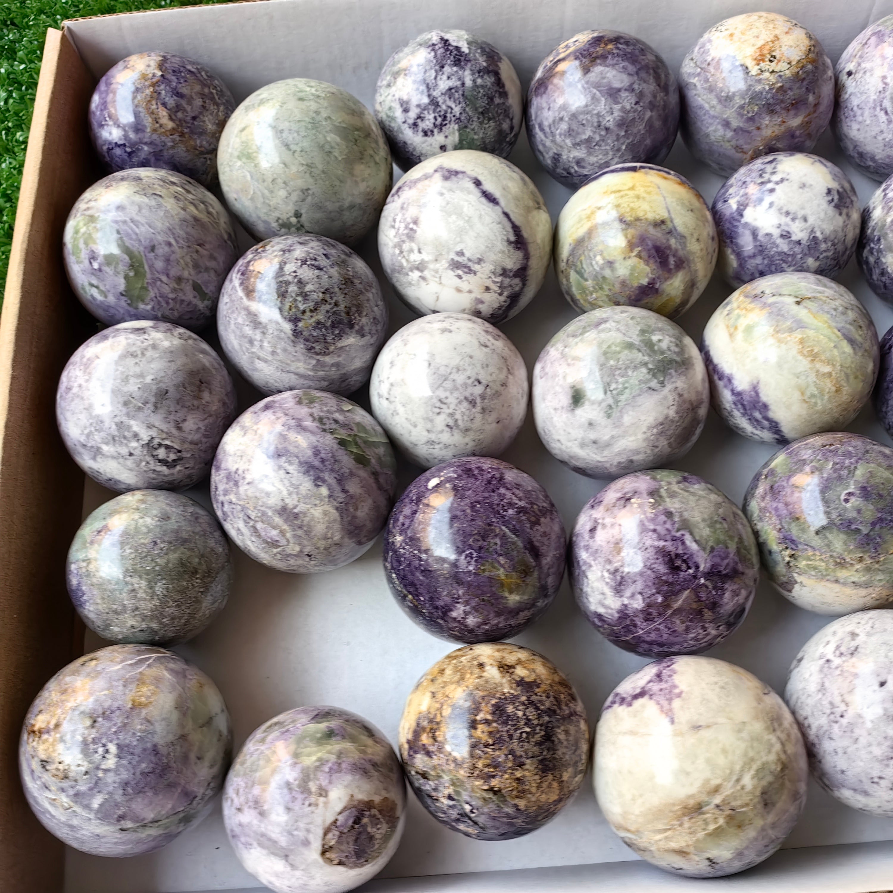 34 bolivianite spheres