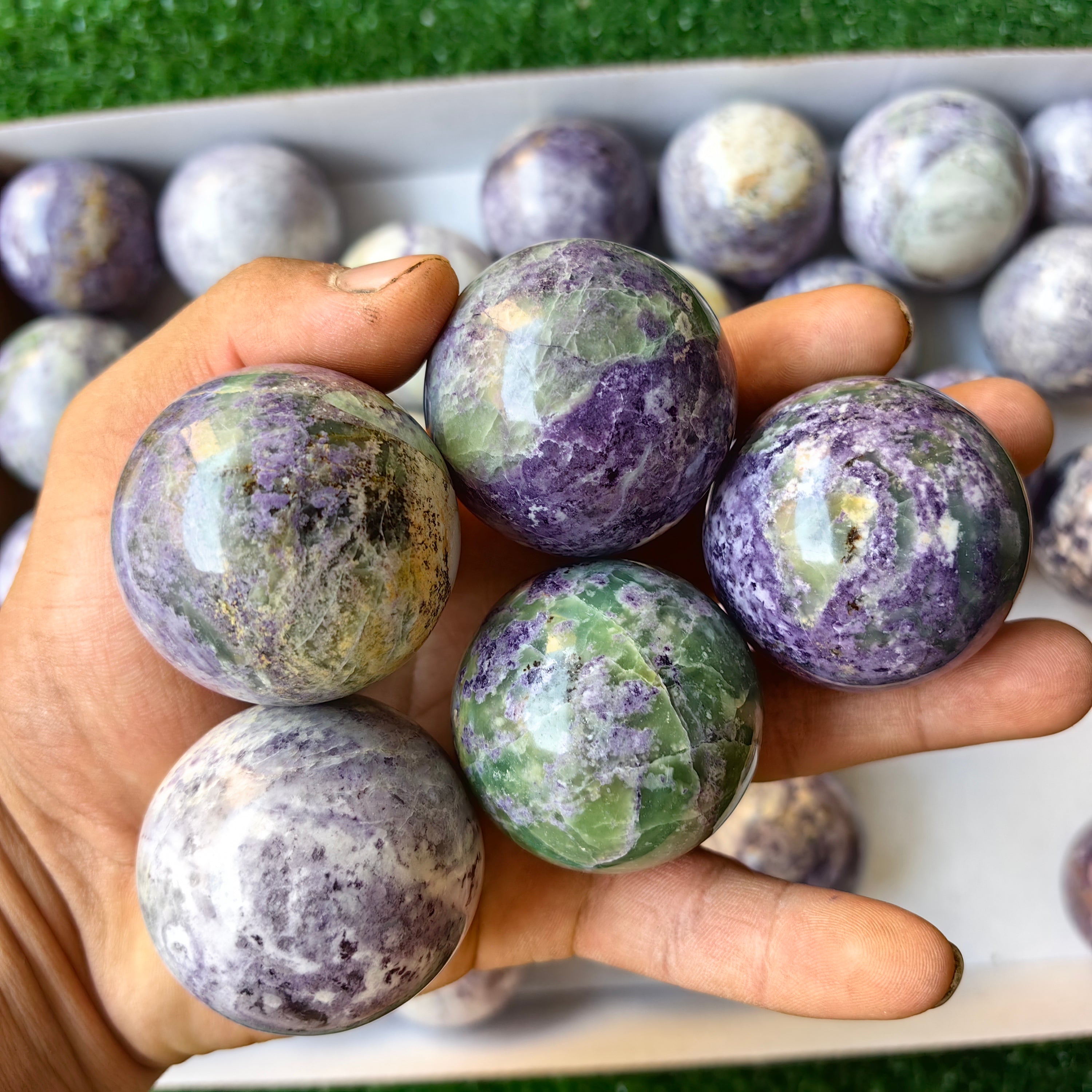 34 bolivianite spheres