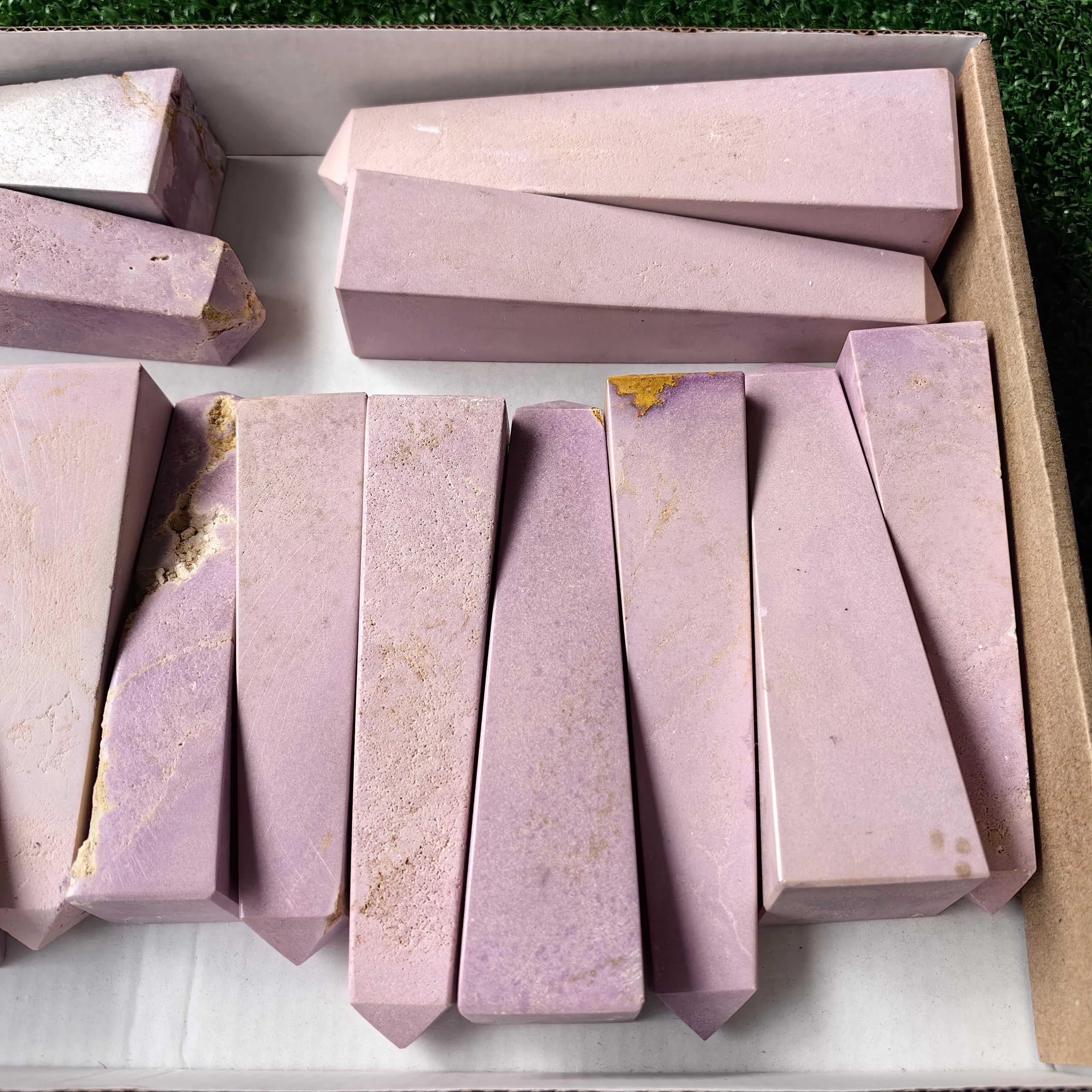 Lot 15 pc phosphosiderite towers