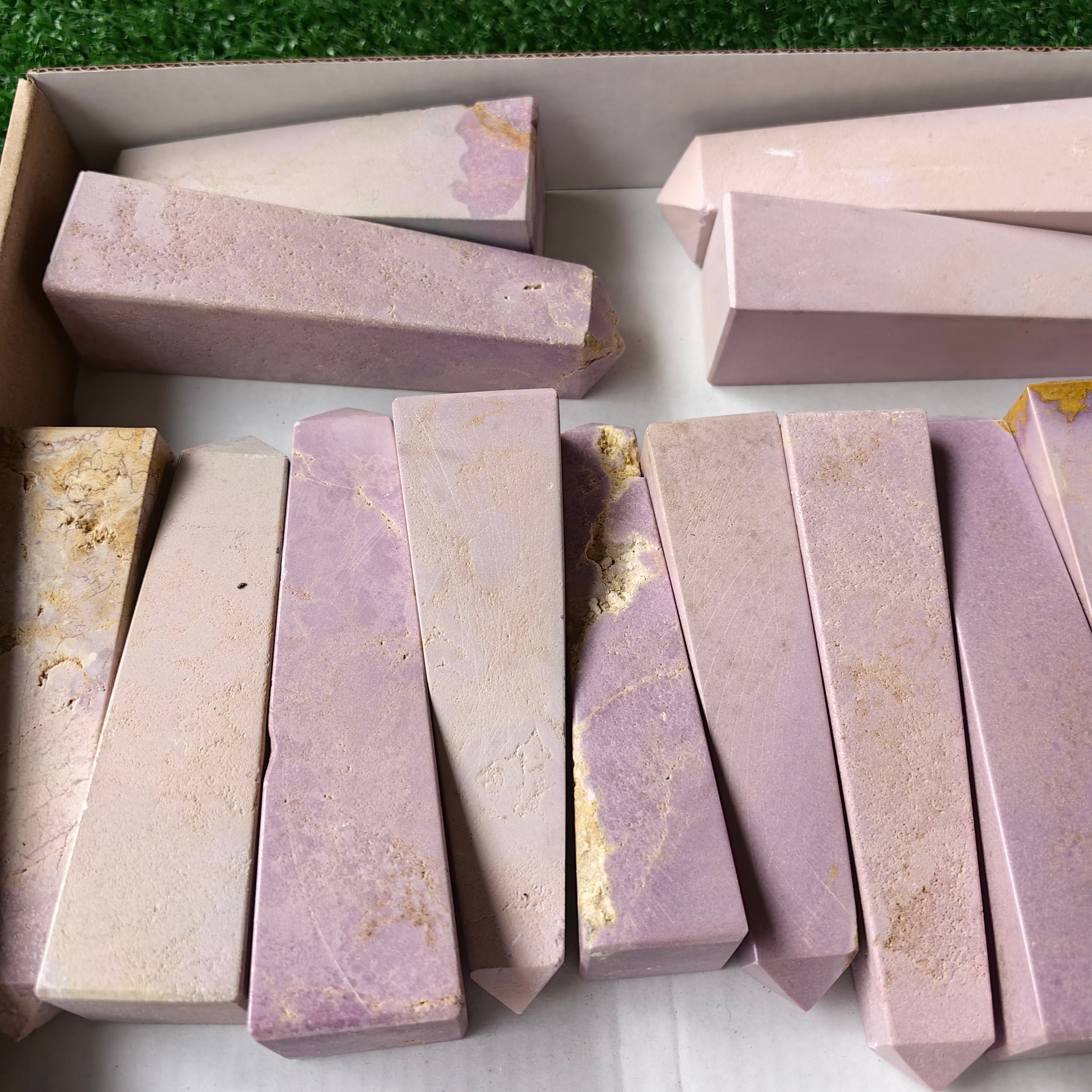 Lot 15 pc phosphosiderite towers