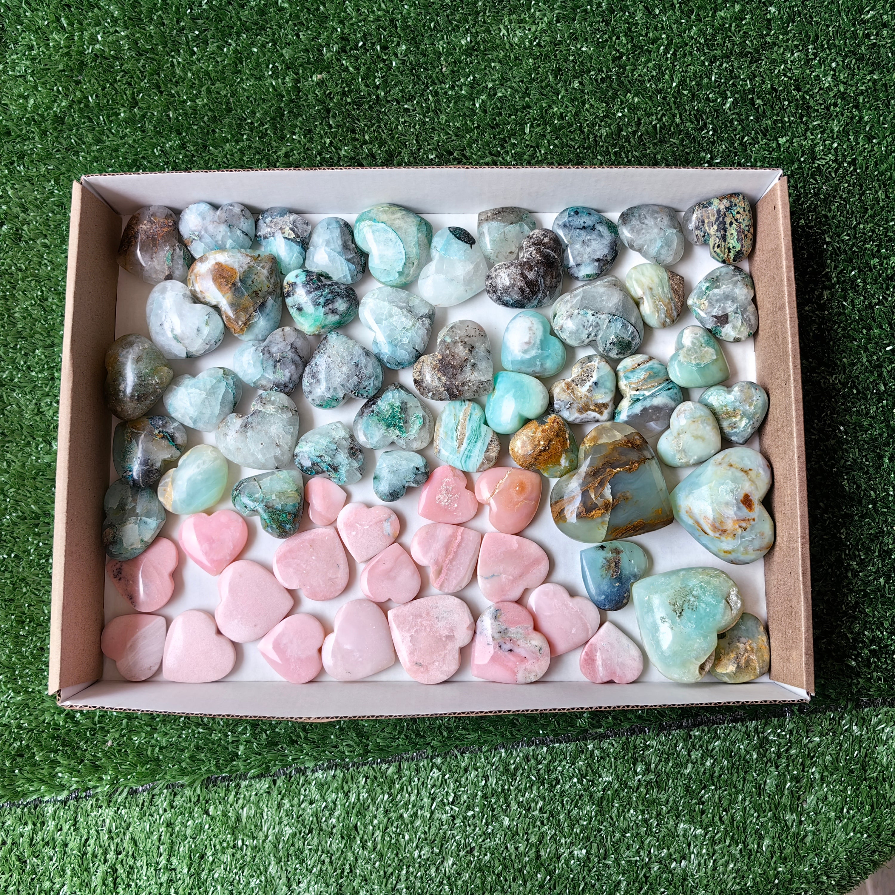 64 pc mixted stones hearts