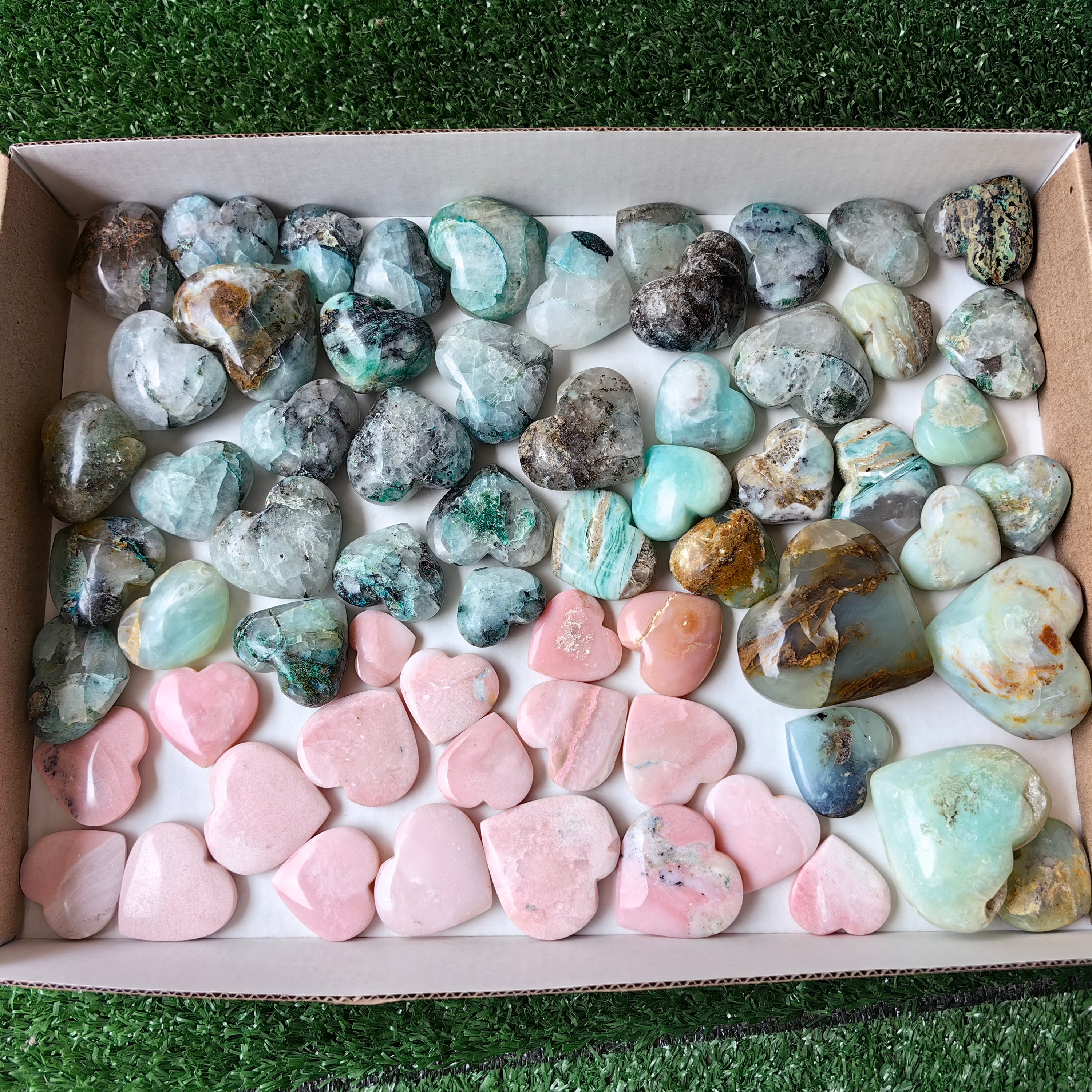 64 pc mixted stones hearts