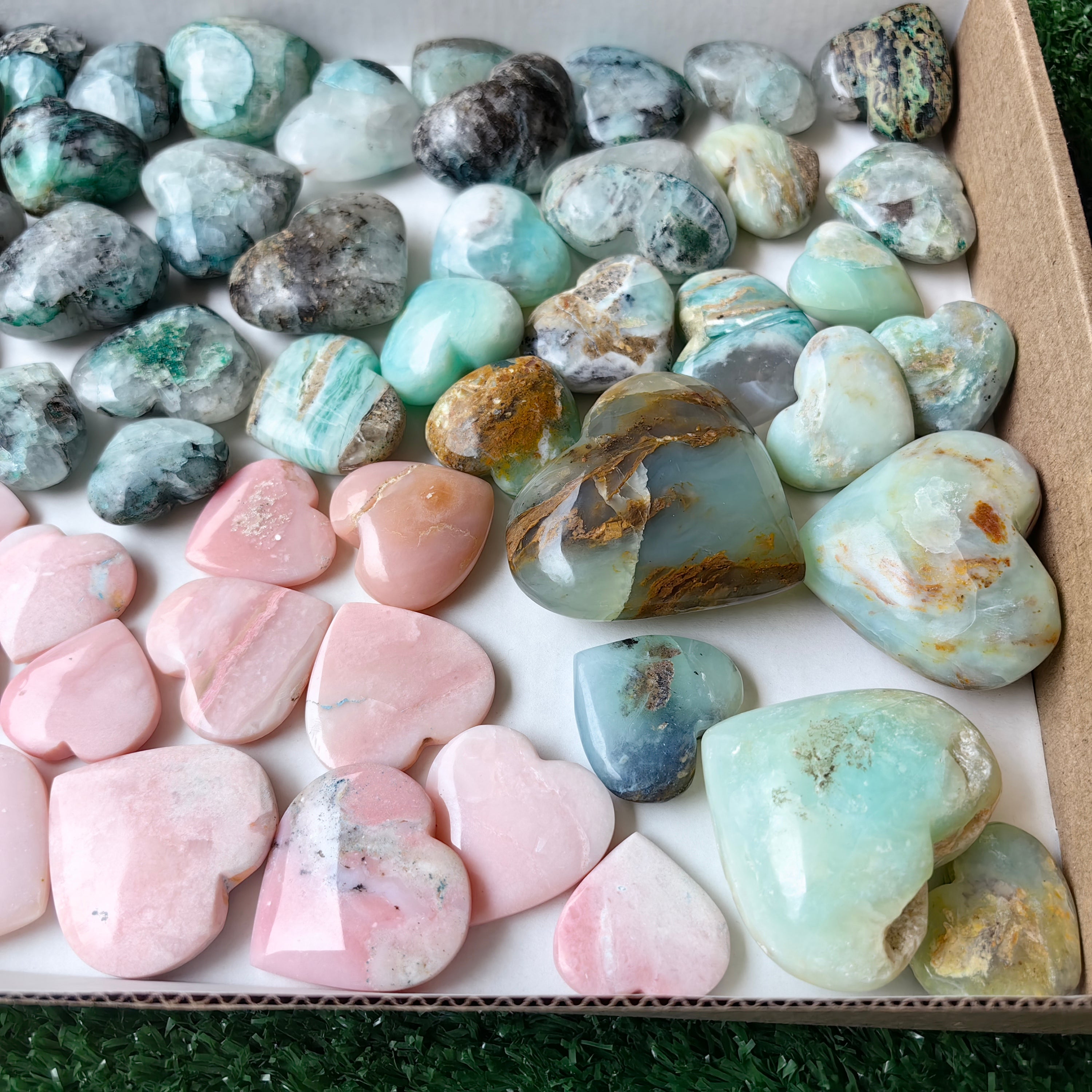 64 pc mixted stones hearts