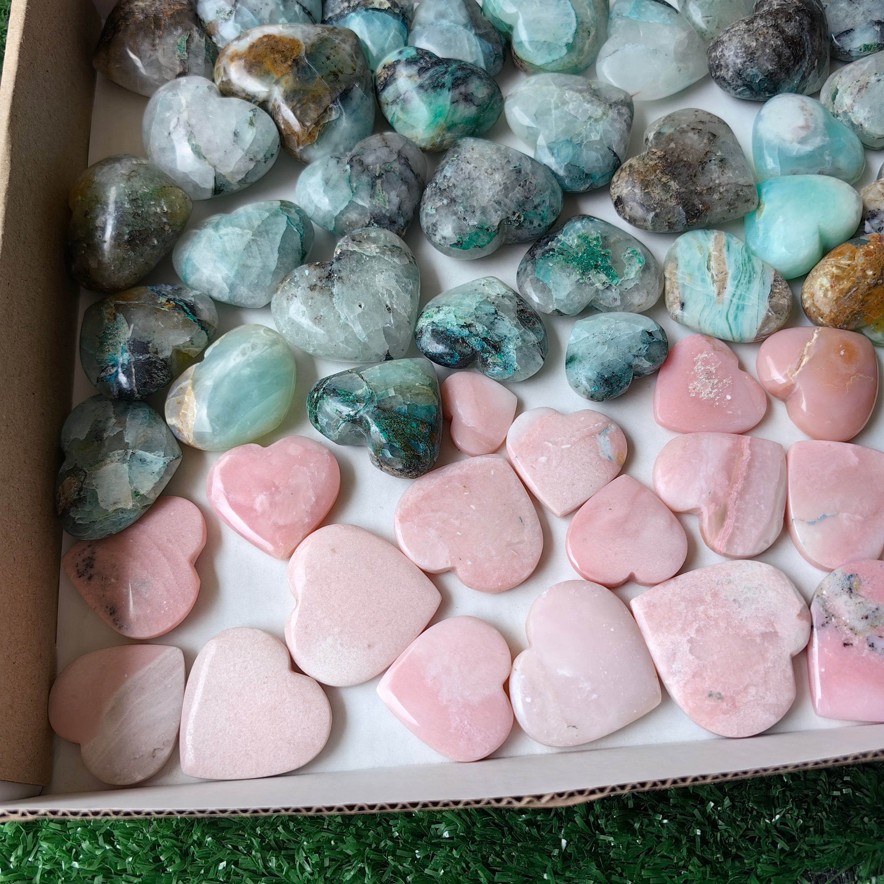64 pc mixted stones hearts