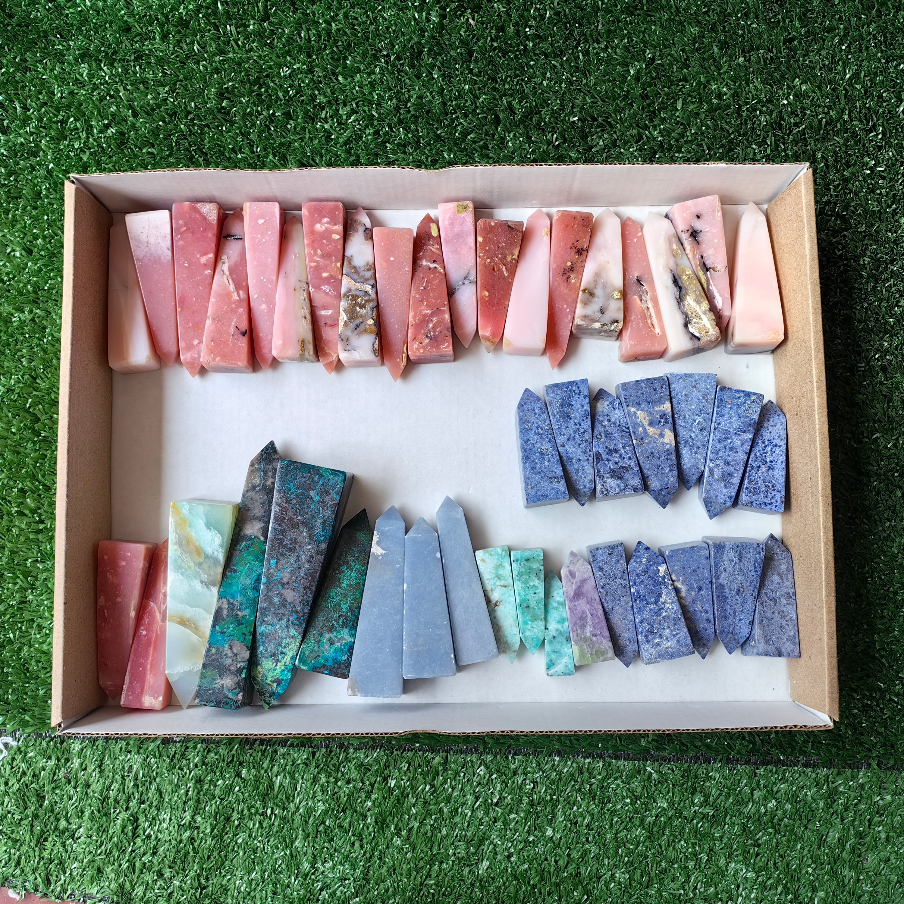 33 pcs mixted stones towers