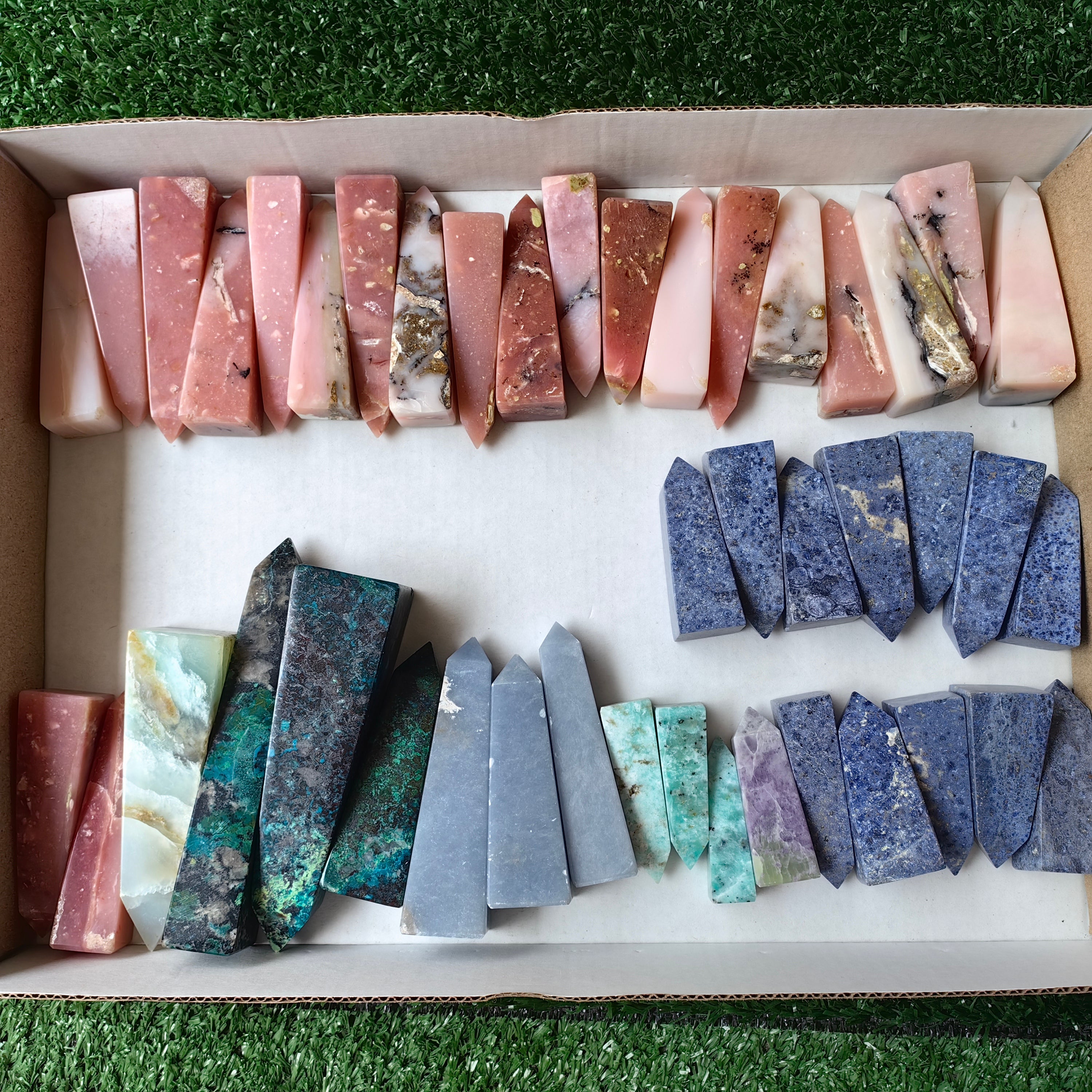 33 pcs mixted stones towers