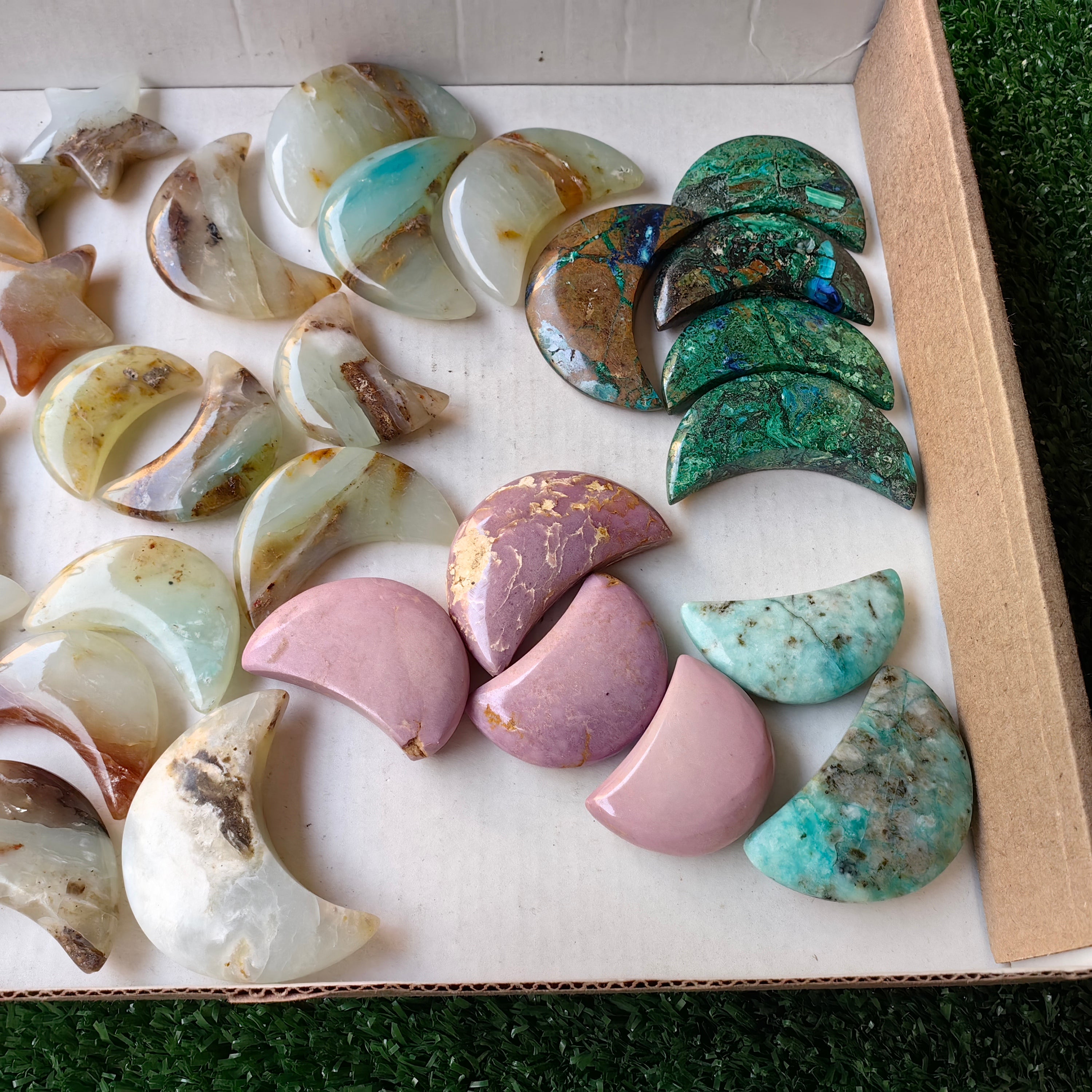 39 pc moons and star carving stones