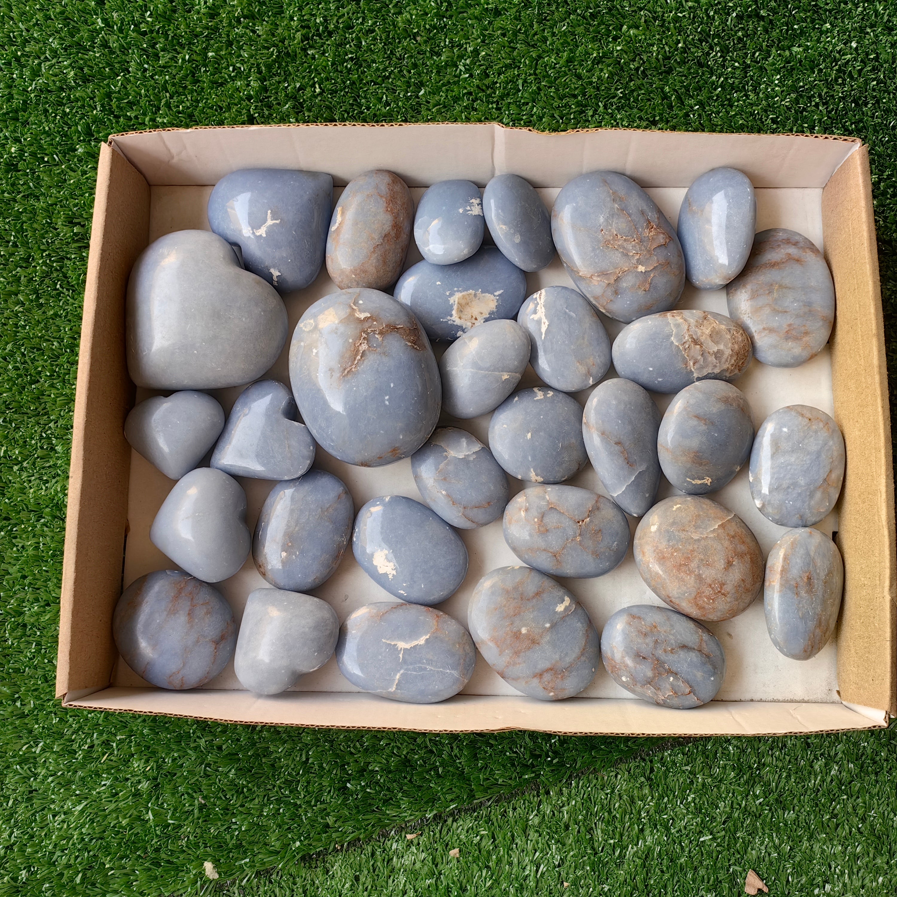 31 pc angelite palms and hearts