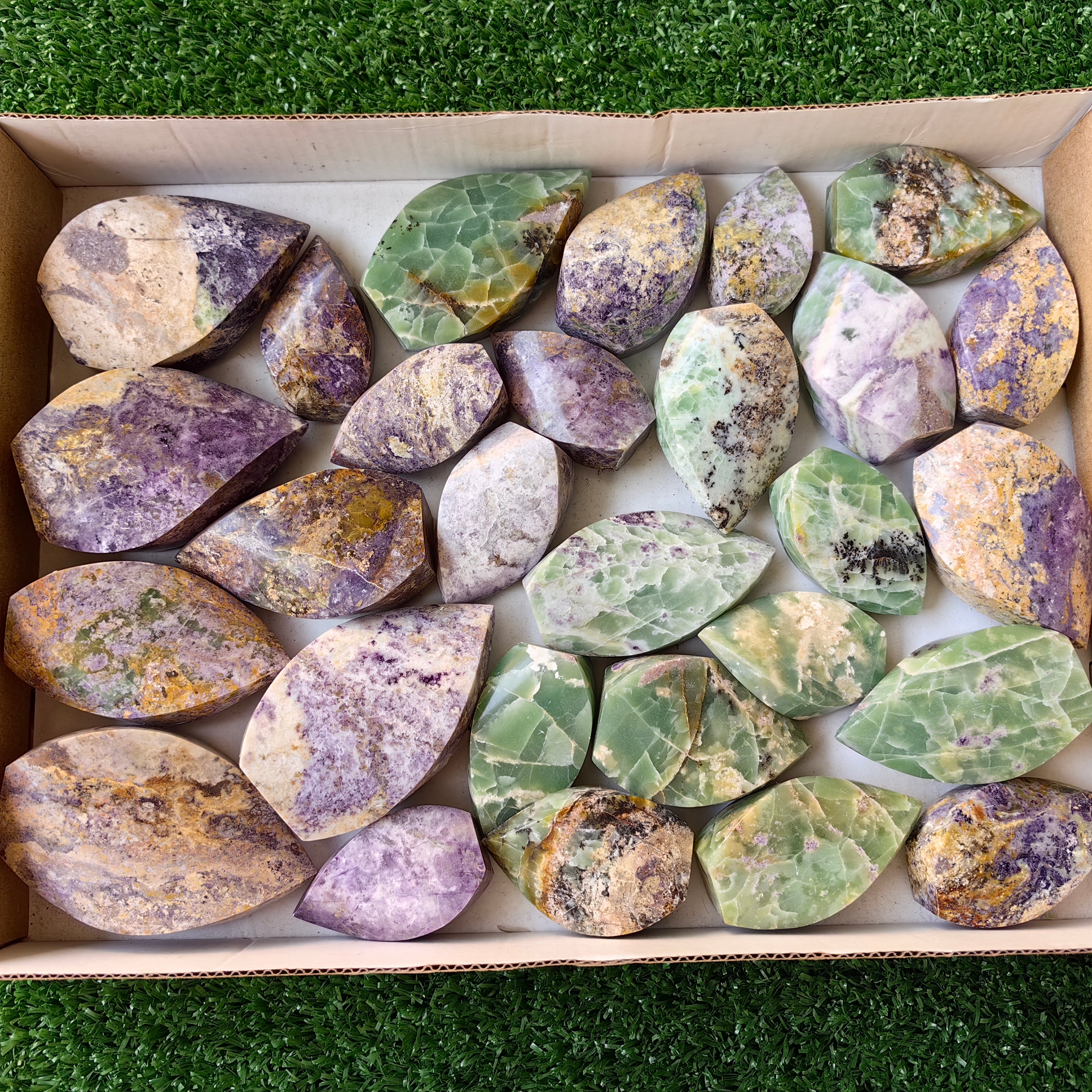 28 pc bolivianite flames
