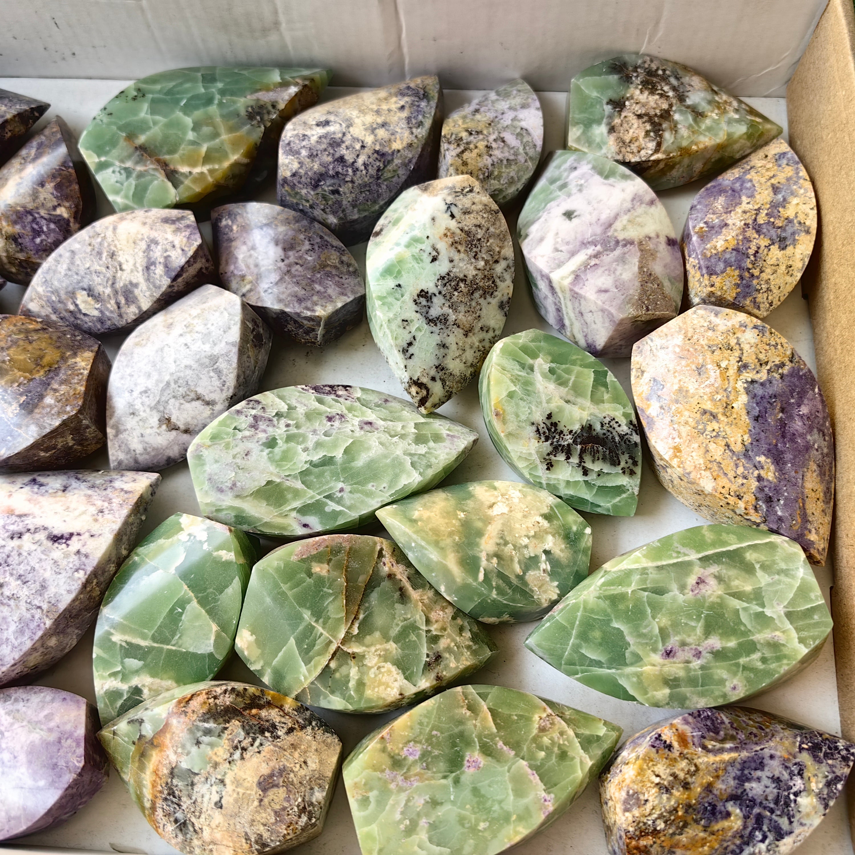28 pc bolivianite flames