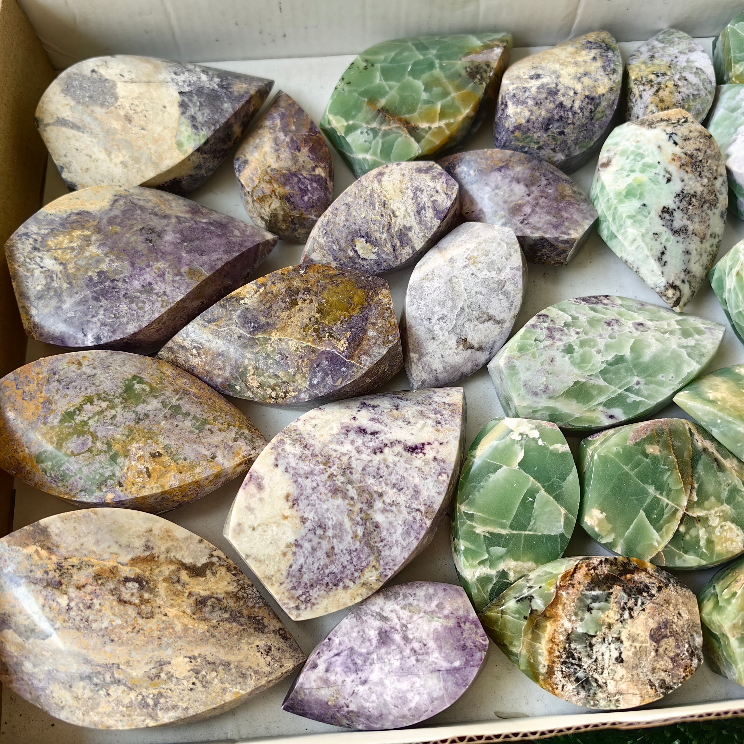 28 pc bolivianite flames
