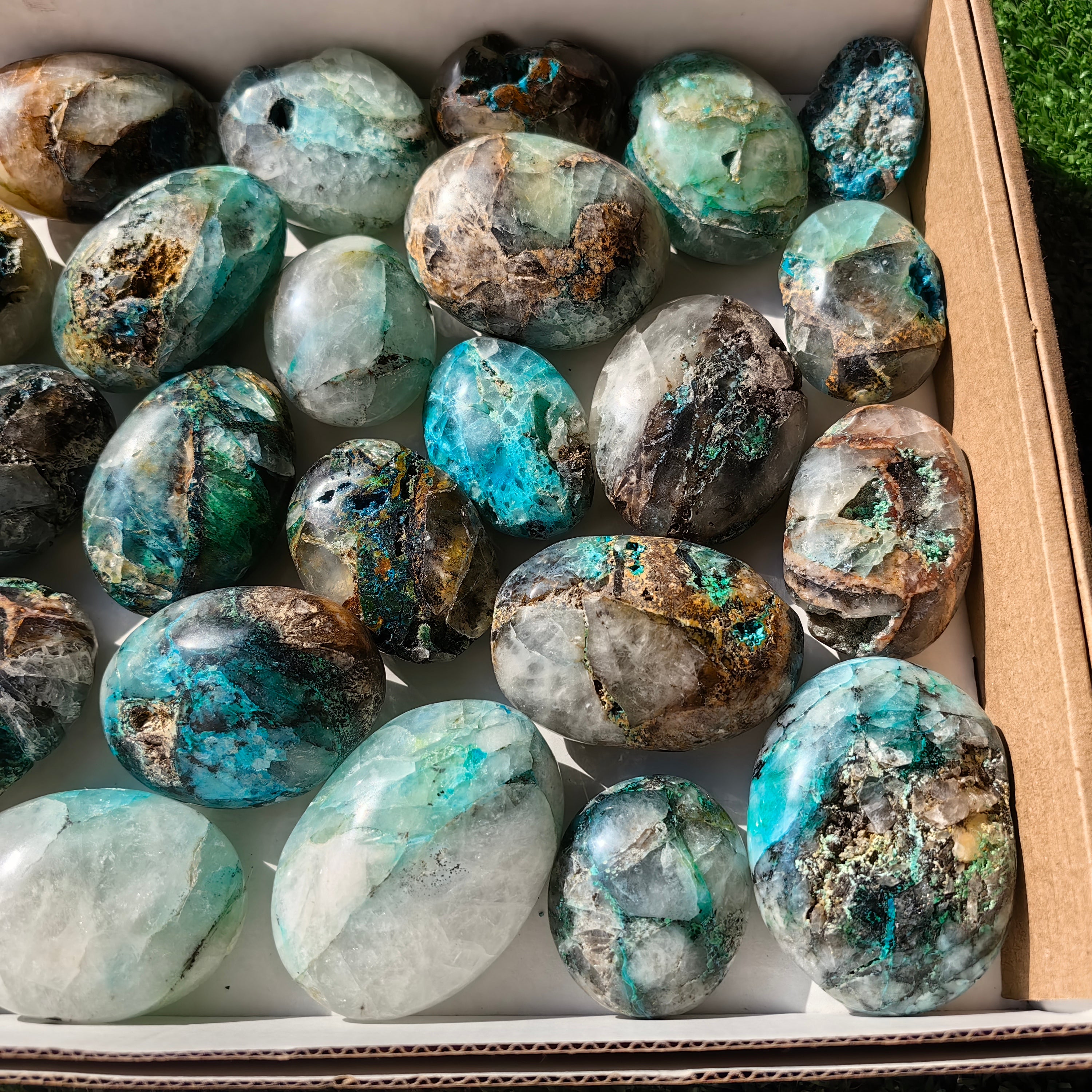 29 pc chrysocolla quartz palms