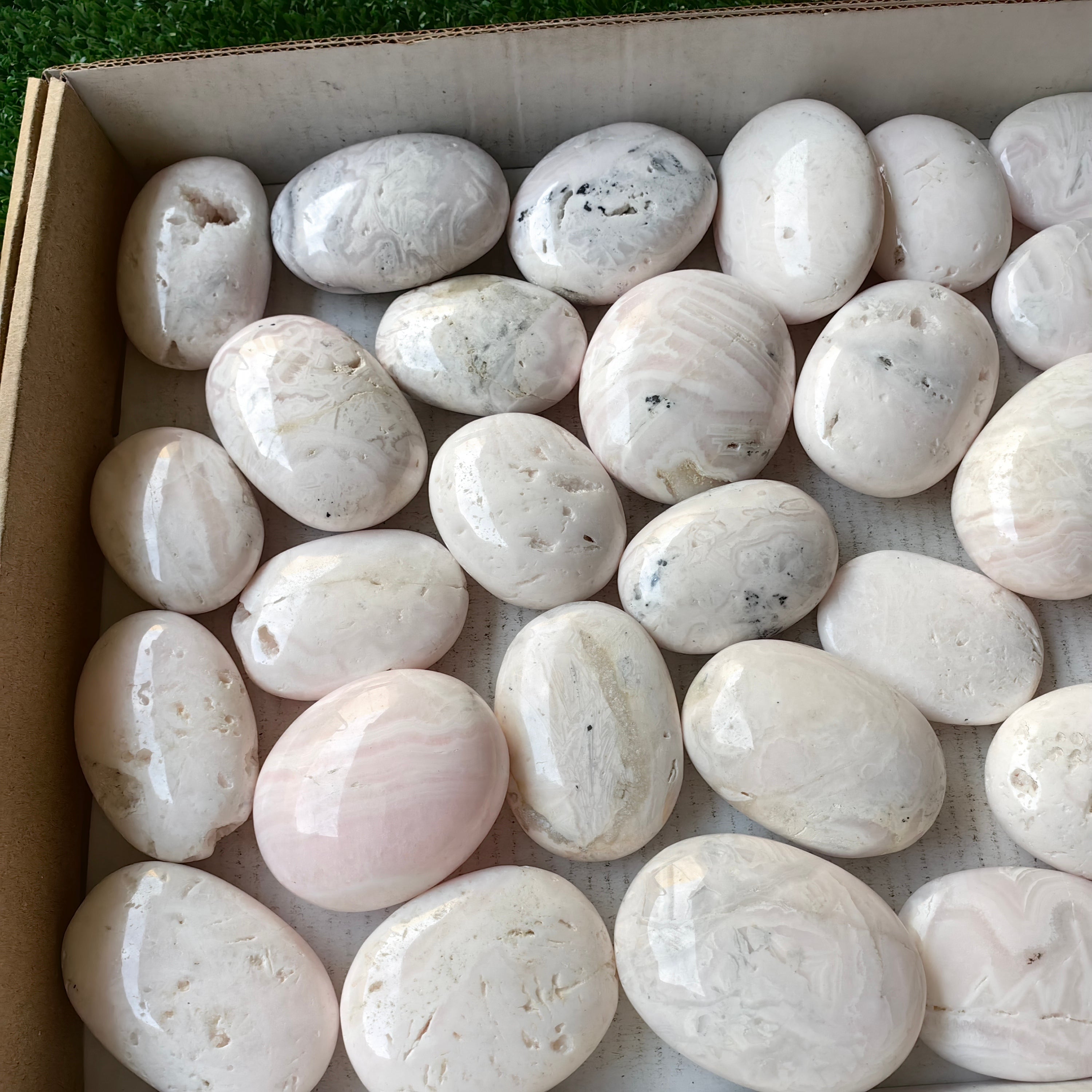 32 pc mangano calcite palm